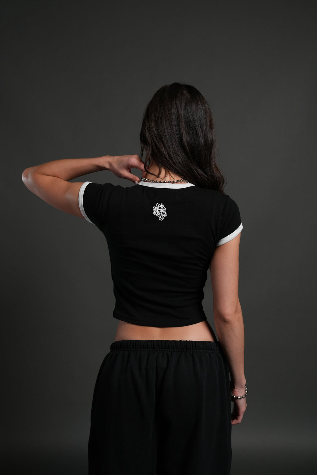 Sacred Flame Ringer "Baby" Tee in Black/White — imagem 2