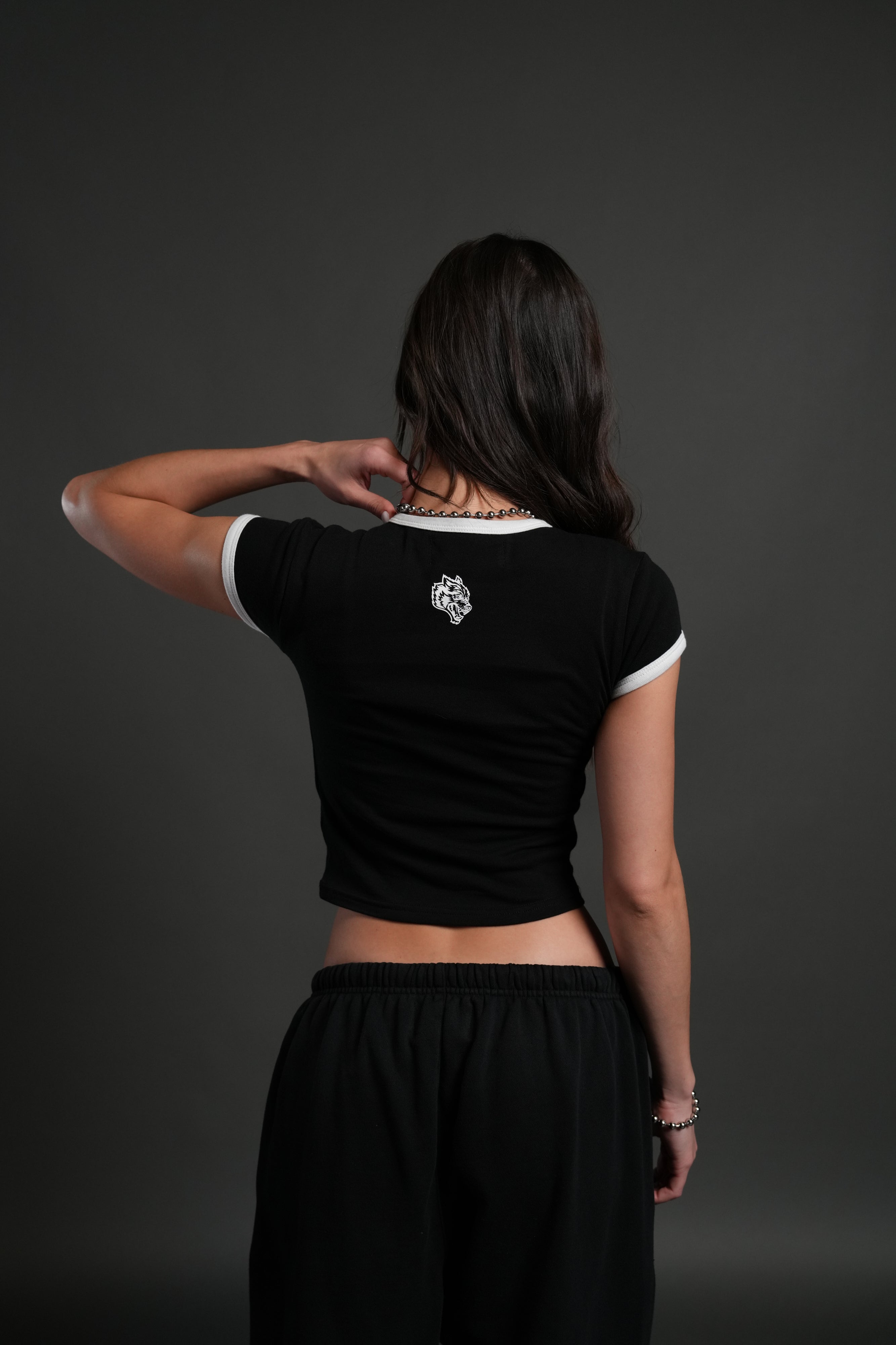 Sacred Flame Ringer "Baby" Tee in Black/White — imagem 2