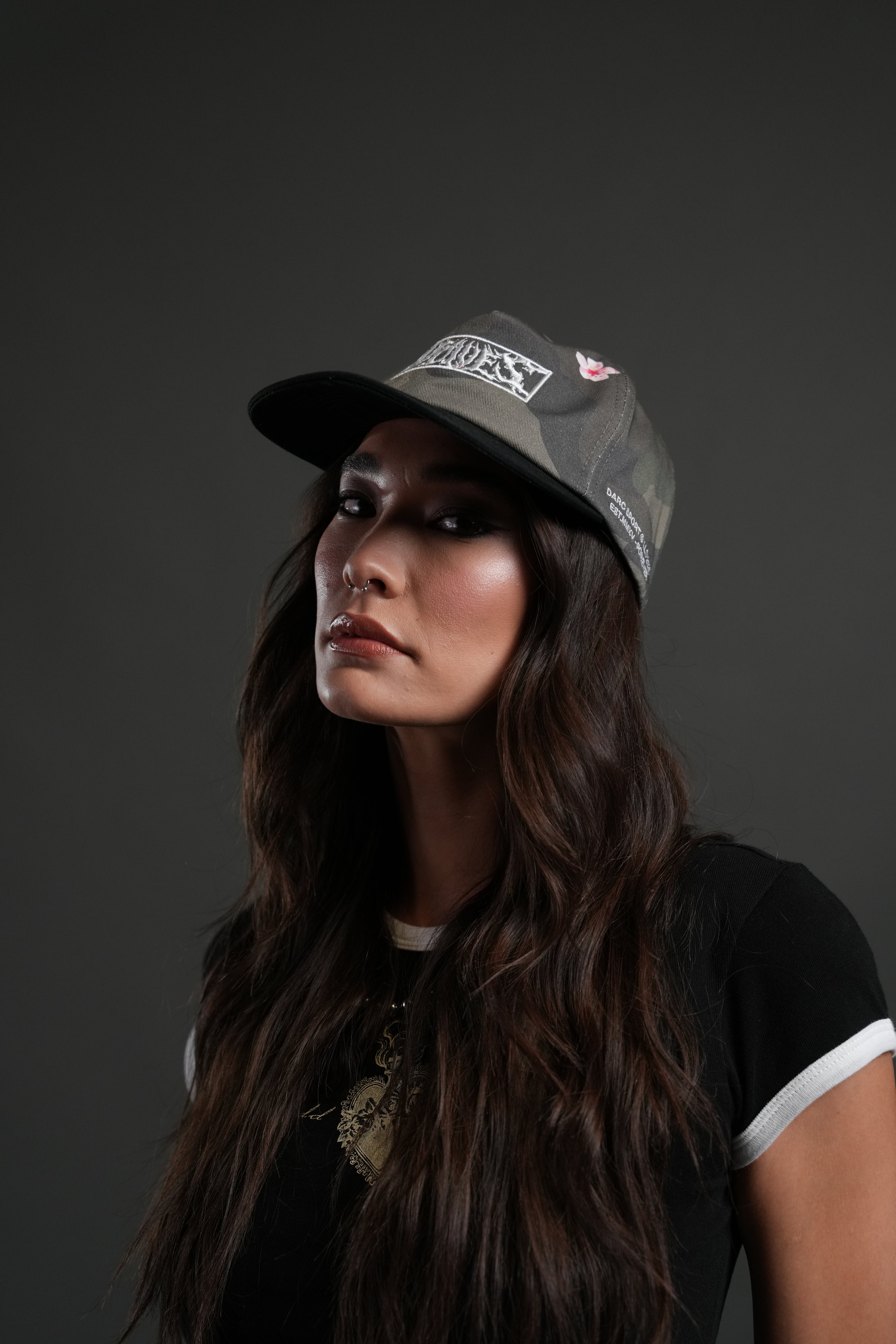 Midnight Wolves Vintage 5 Panel Hat in Vintage Blossom Woodland Camo — imagem 8
