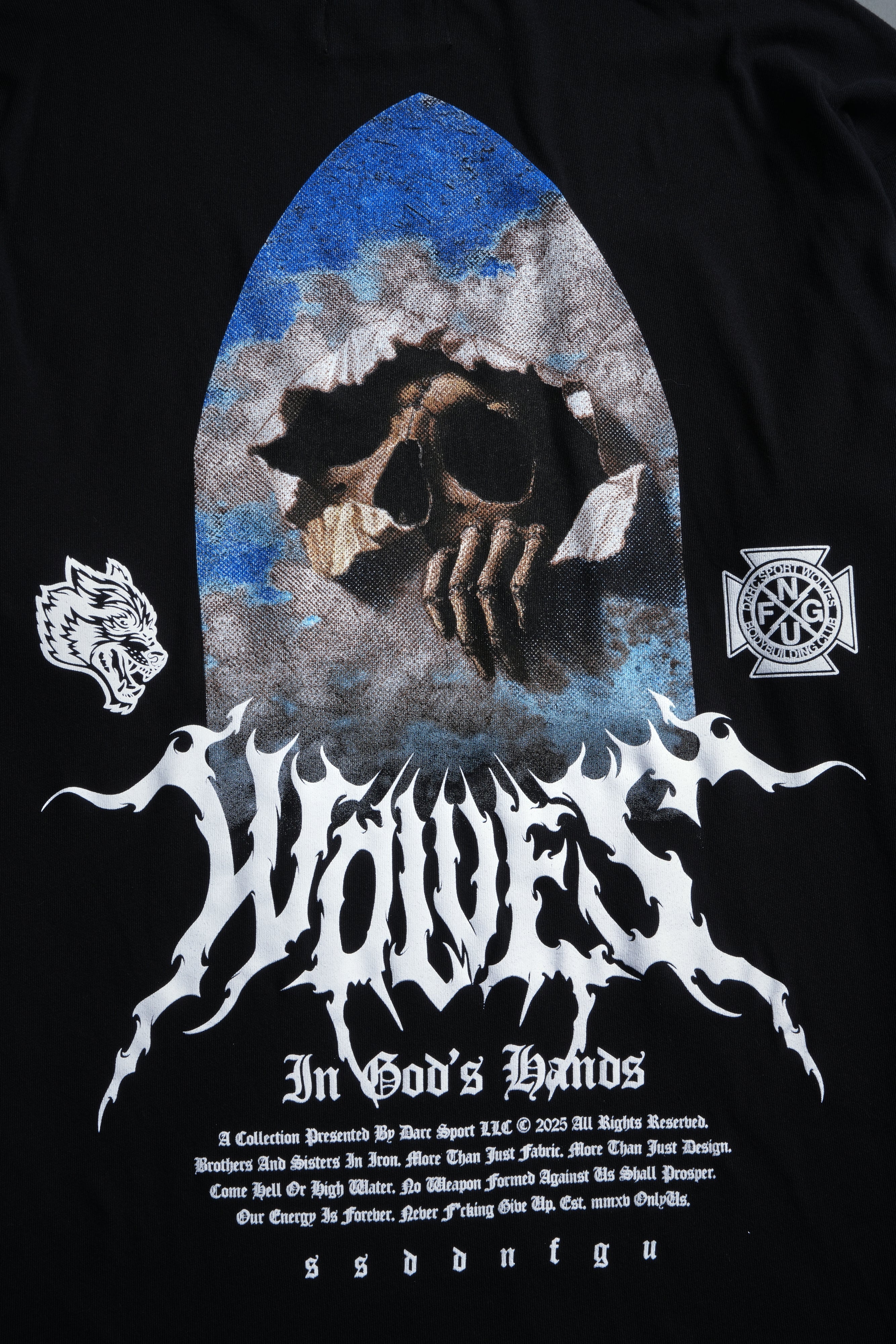 Through The Clouds "Premium" Oversized Tee in Black — imagem 15