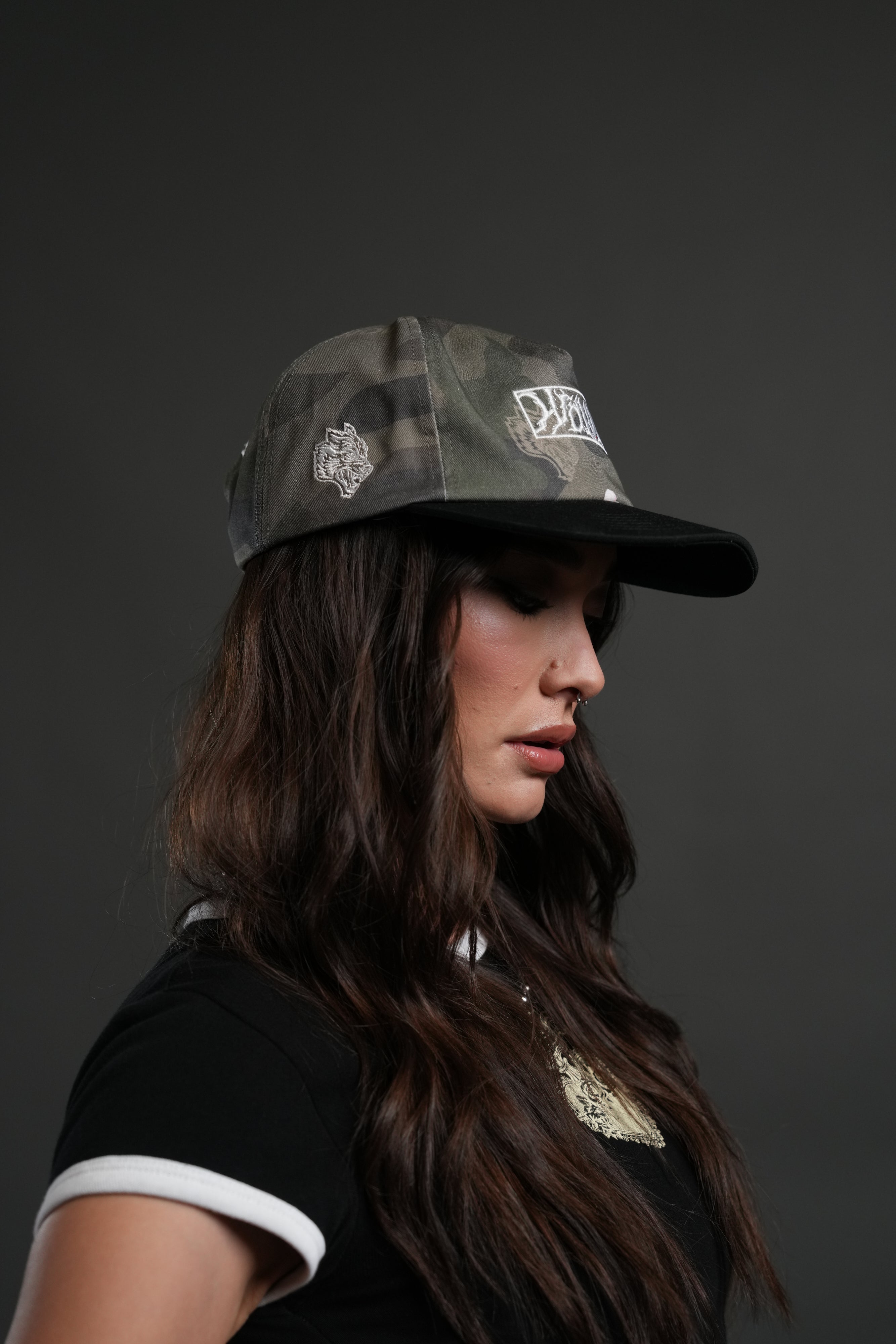 Midnight Wolves Vintage 5 Panel Hat in Vintage Blossom Woodland Camo — imagem 9