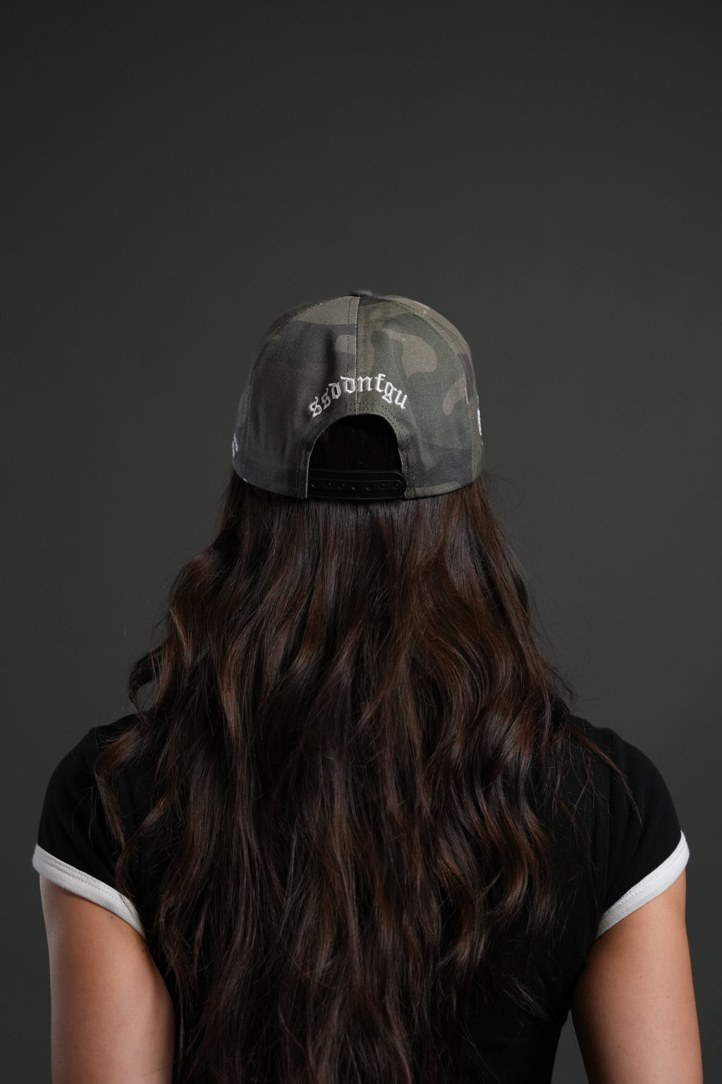 Midnight Wolves Vintage 5 Panel Hat in Vintage Blossom Woodland Camo — imagem 10
