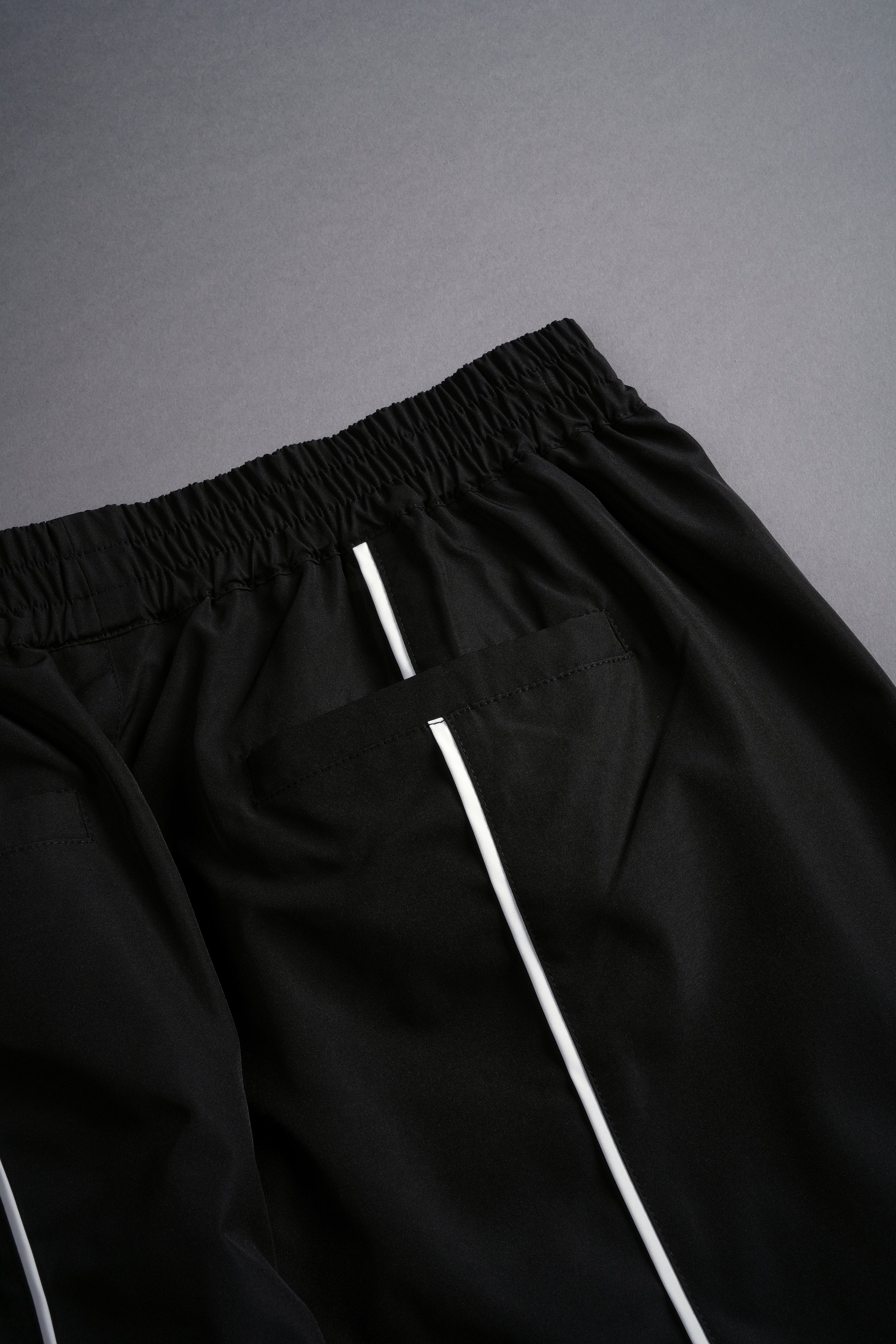 Dual Wolf Quinn Track Pants in Black/Sand — imagem 10