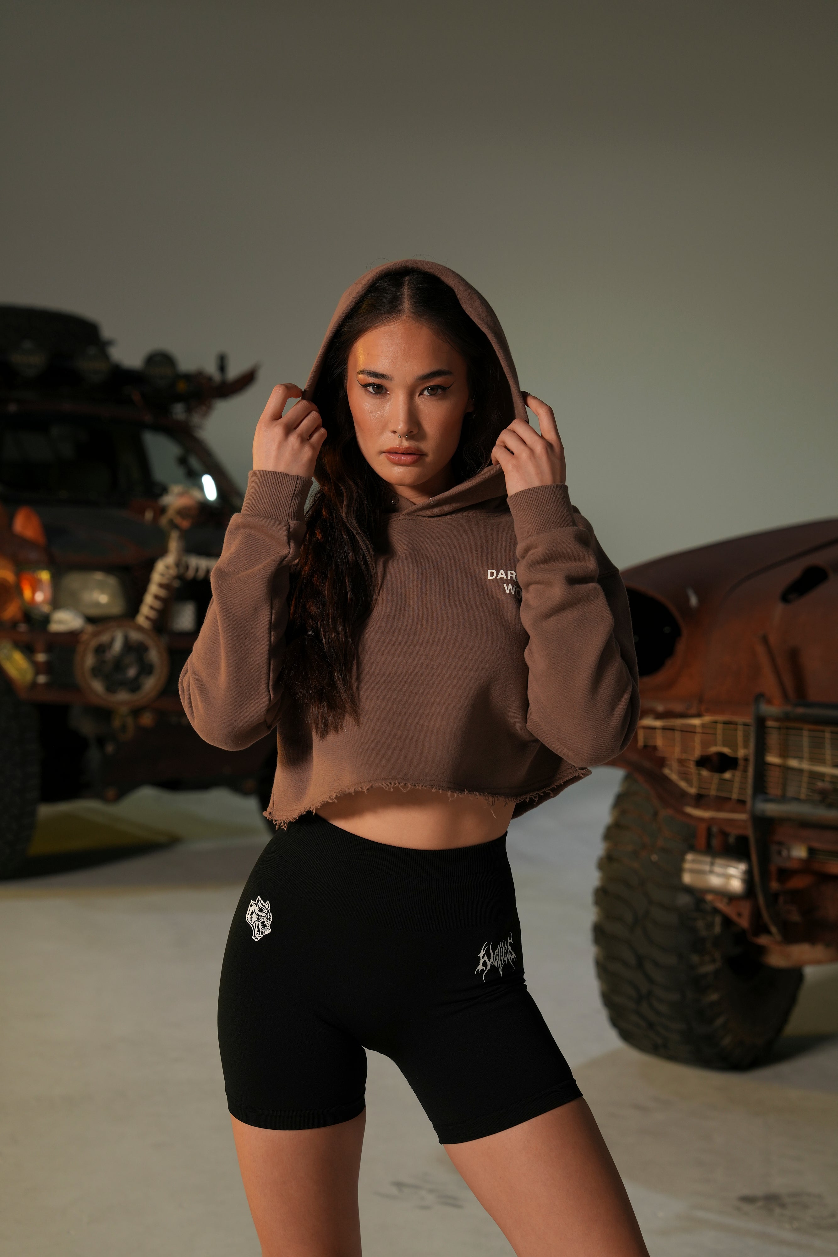 Darc Sport Wolves "Pierce" (Cropped) Hoodie in Norse Brown — imagem 1