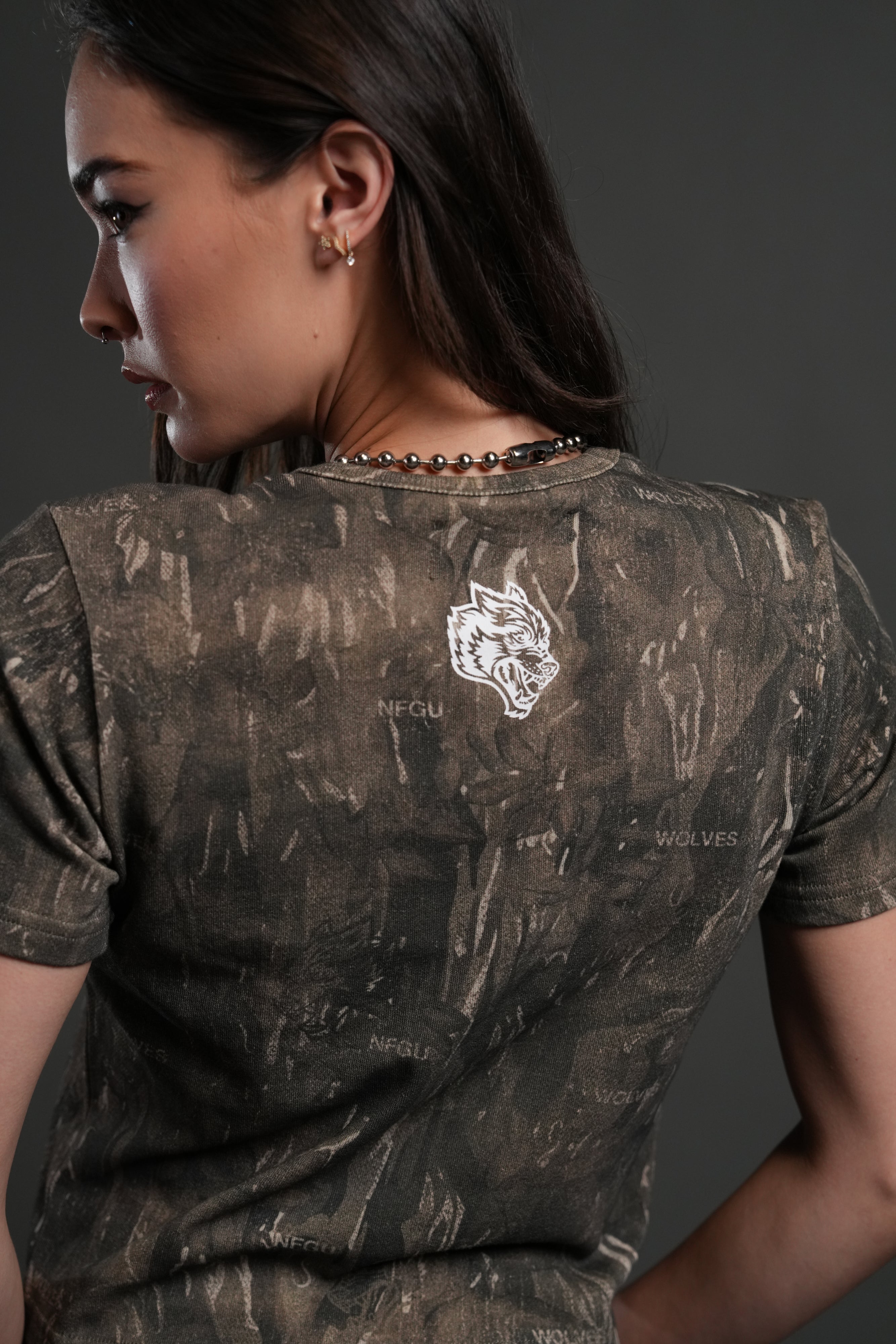 Midnight Wolves "Timeless" Tee in Vintage Norse Camo — imagem 4