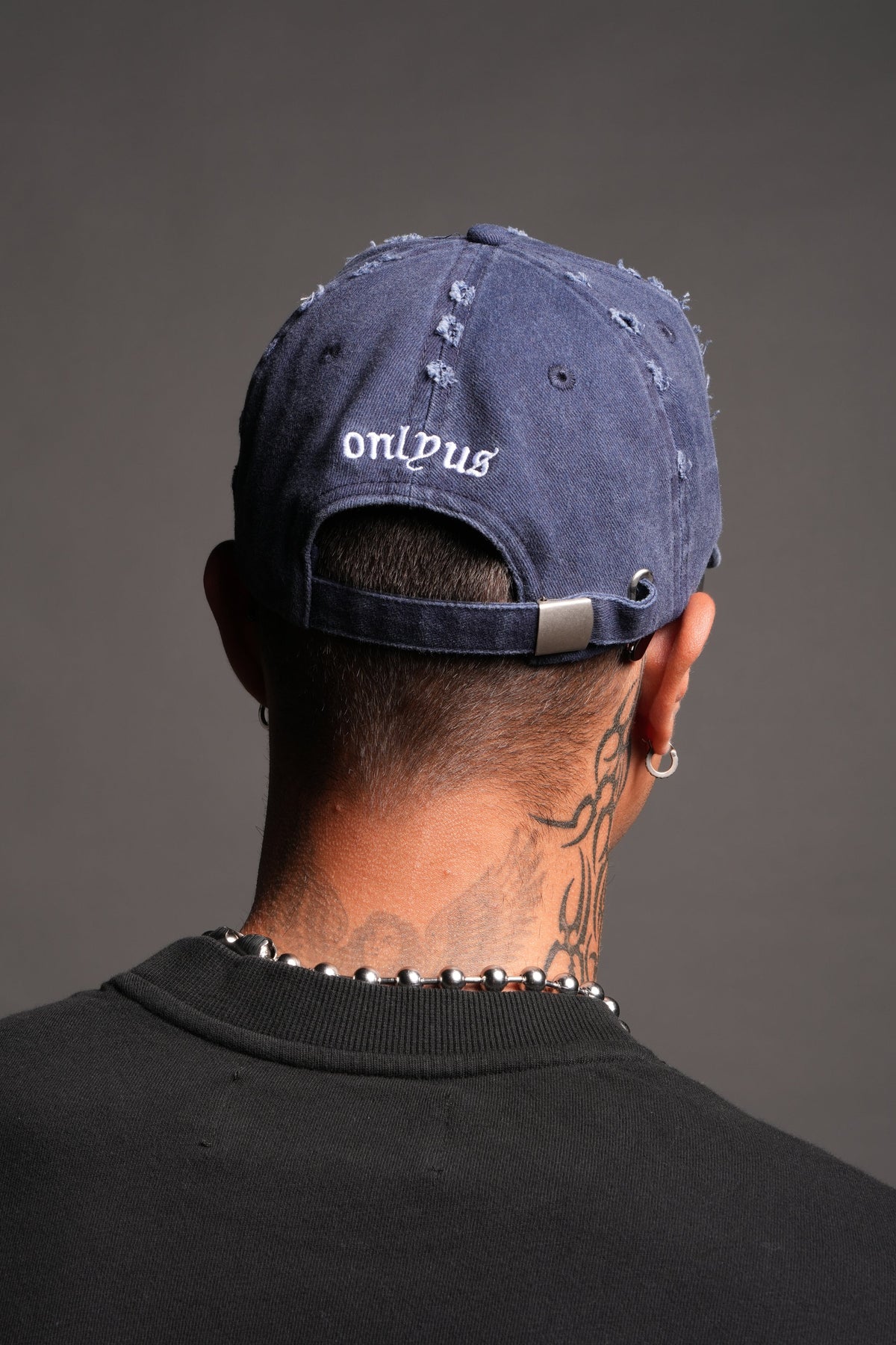 Wolf Head Distressed Dad Hat In Navy - imagem 4