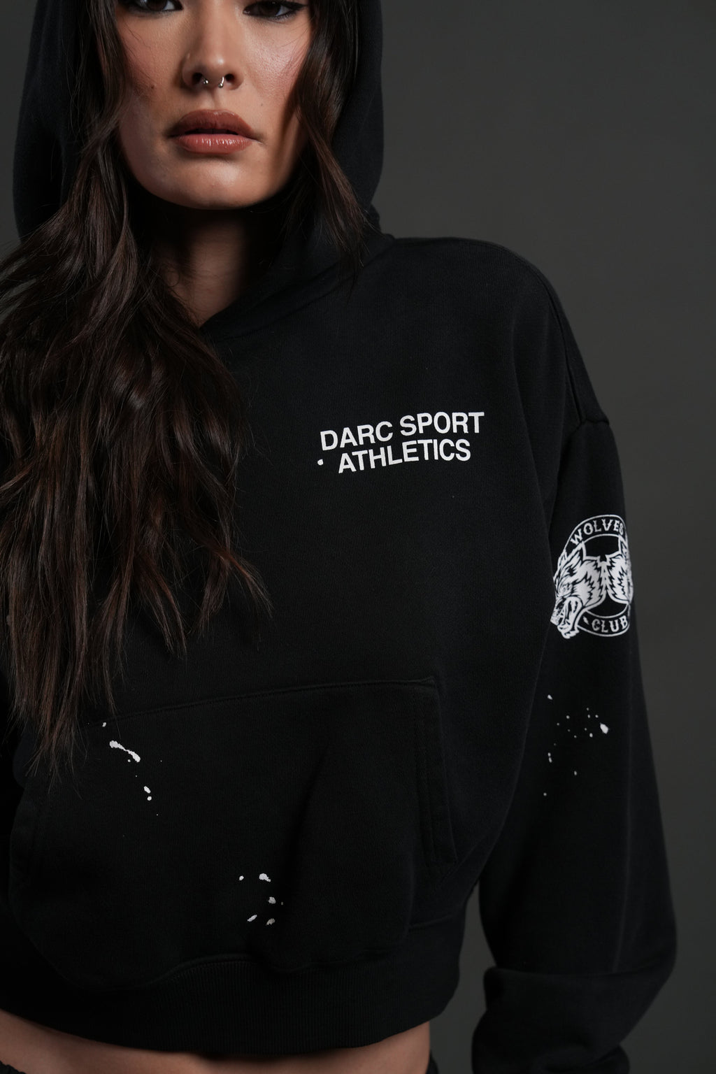 Darc Sport Athletics Owen Cropped Hoodie in Black Drift Wash — imagem 5