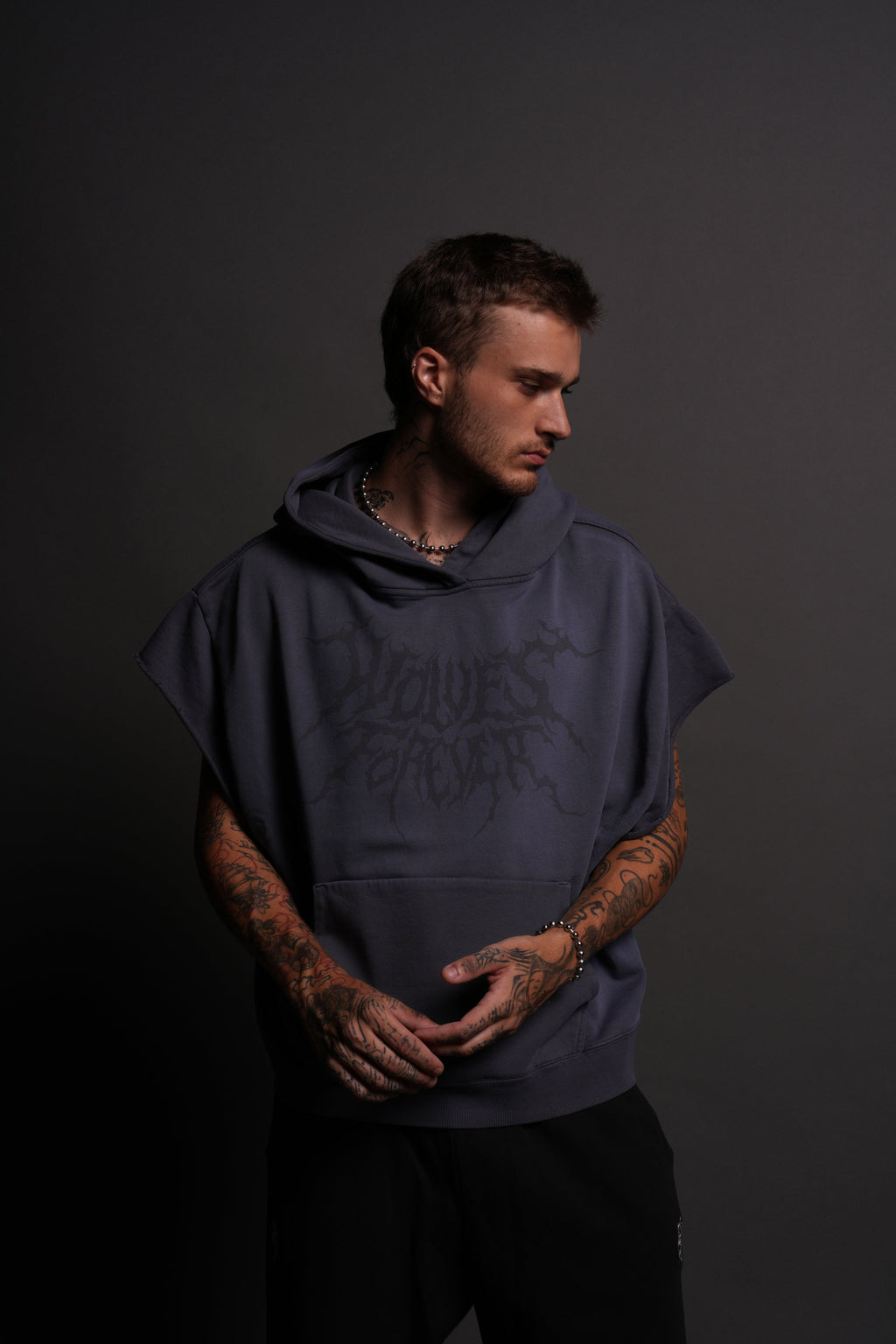 Forged From Iron Grunge Gage Cap Sleeve Hoodie in Midnight Blue Horizon Sun Fade — imagem 2