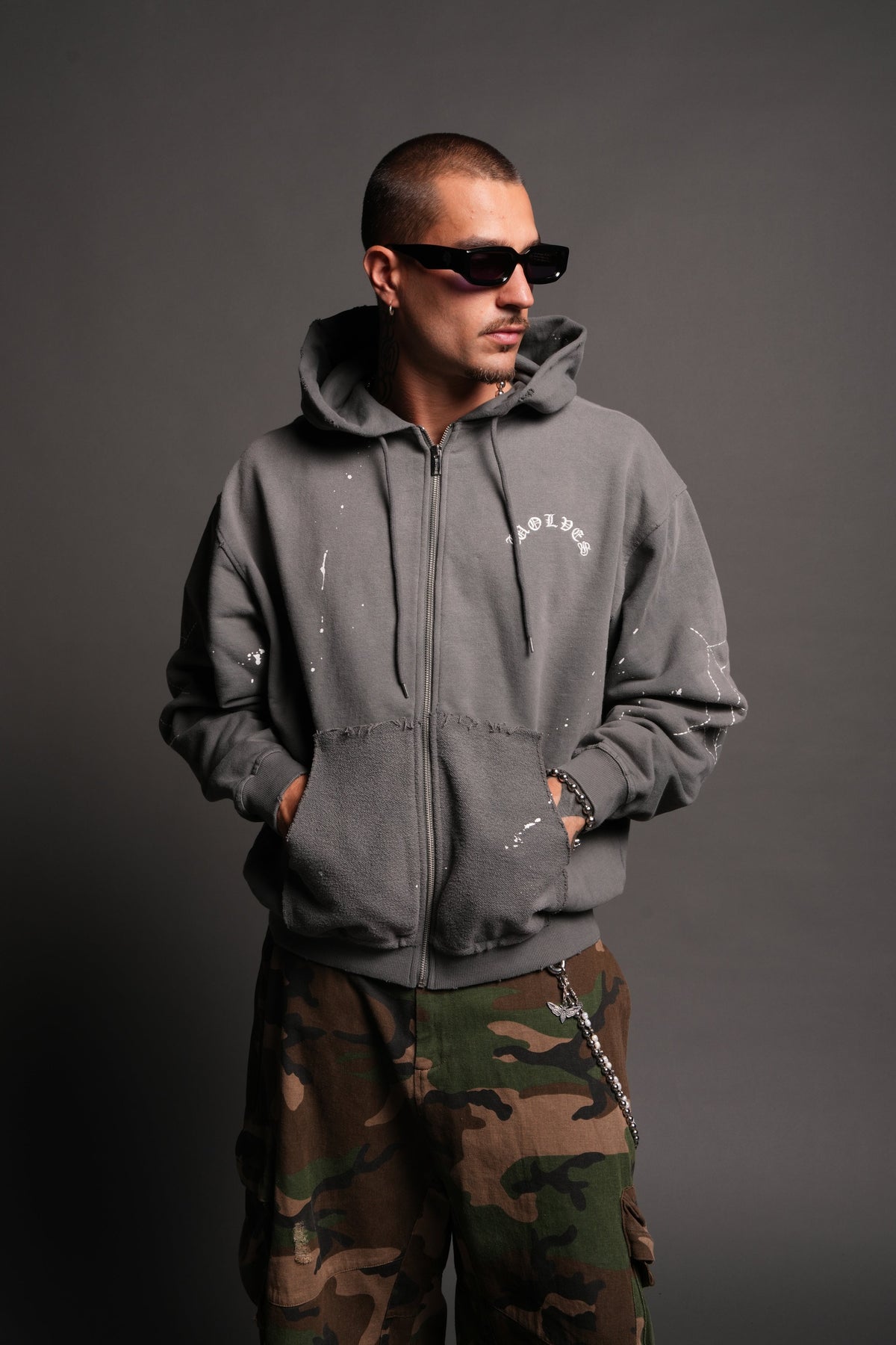 Sashiko Webs Grunge Moatis Zip Hoodie in Slate Gray Sun Fade - imagem 2