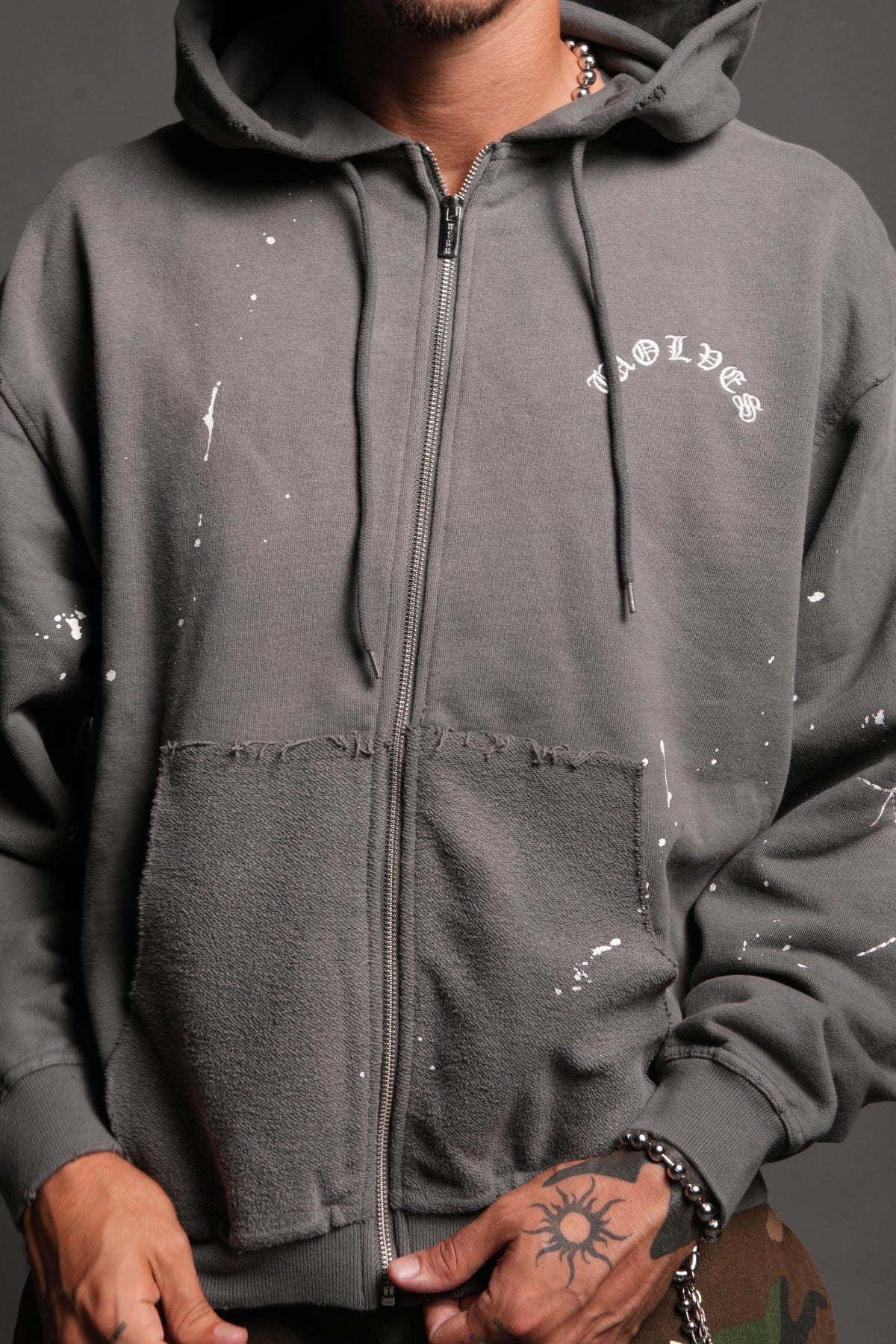 Sashiko Webs Grunge Moatis Zip Hoodie in Slate Gray Sun Fade - imagem 3