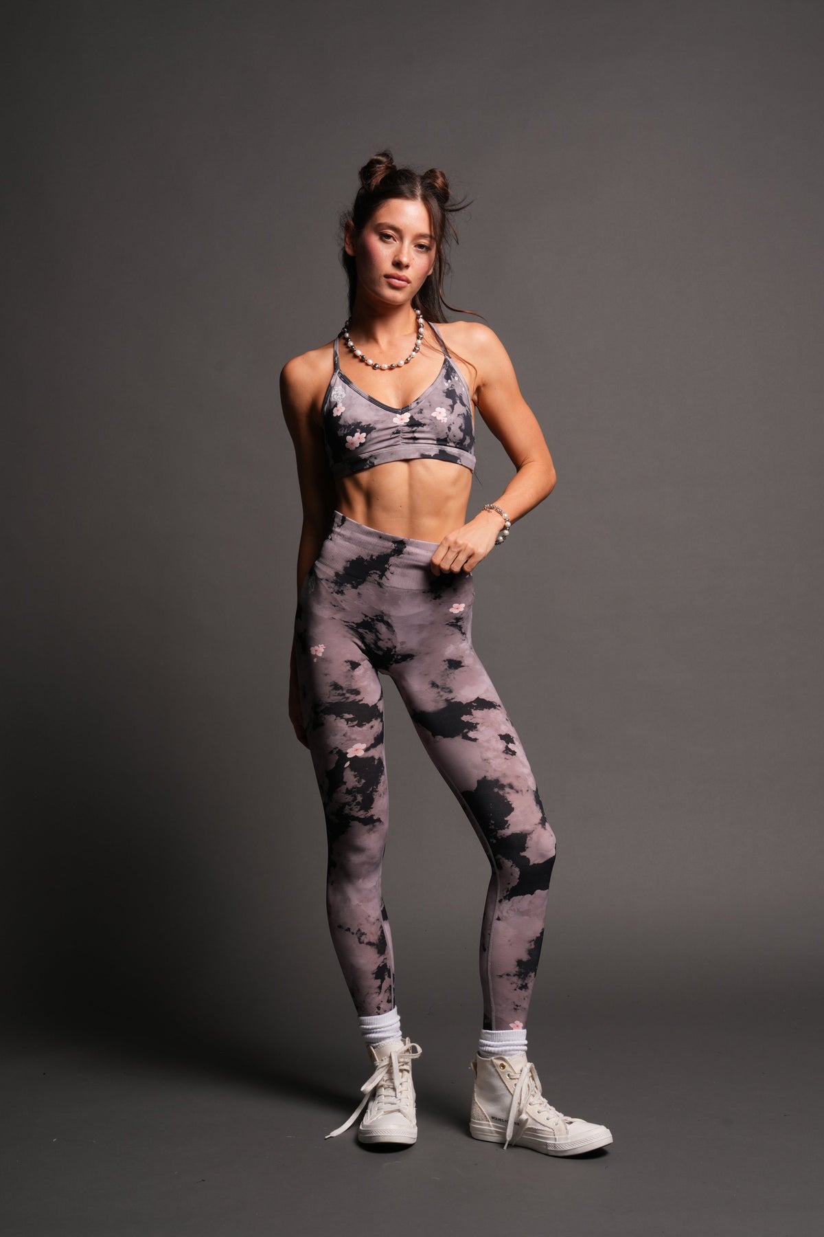 Dual Wolf Skylar Soft Seamless Leggings In Sakura Rose Taupe Clouds — imagem 11