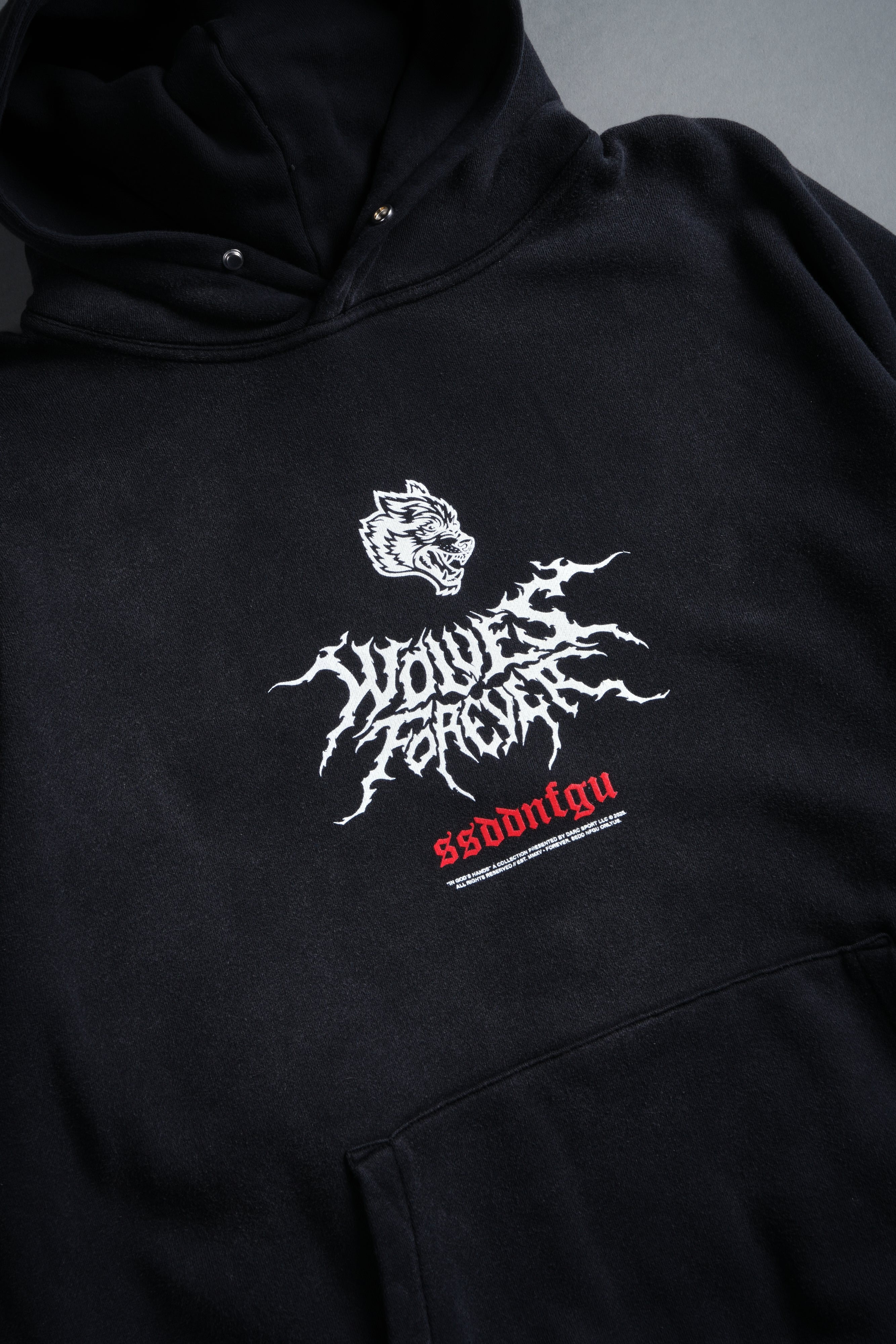 Mori Rose "Pierce" Hoodie in Black Drift Wash — imagem 16