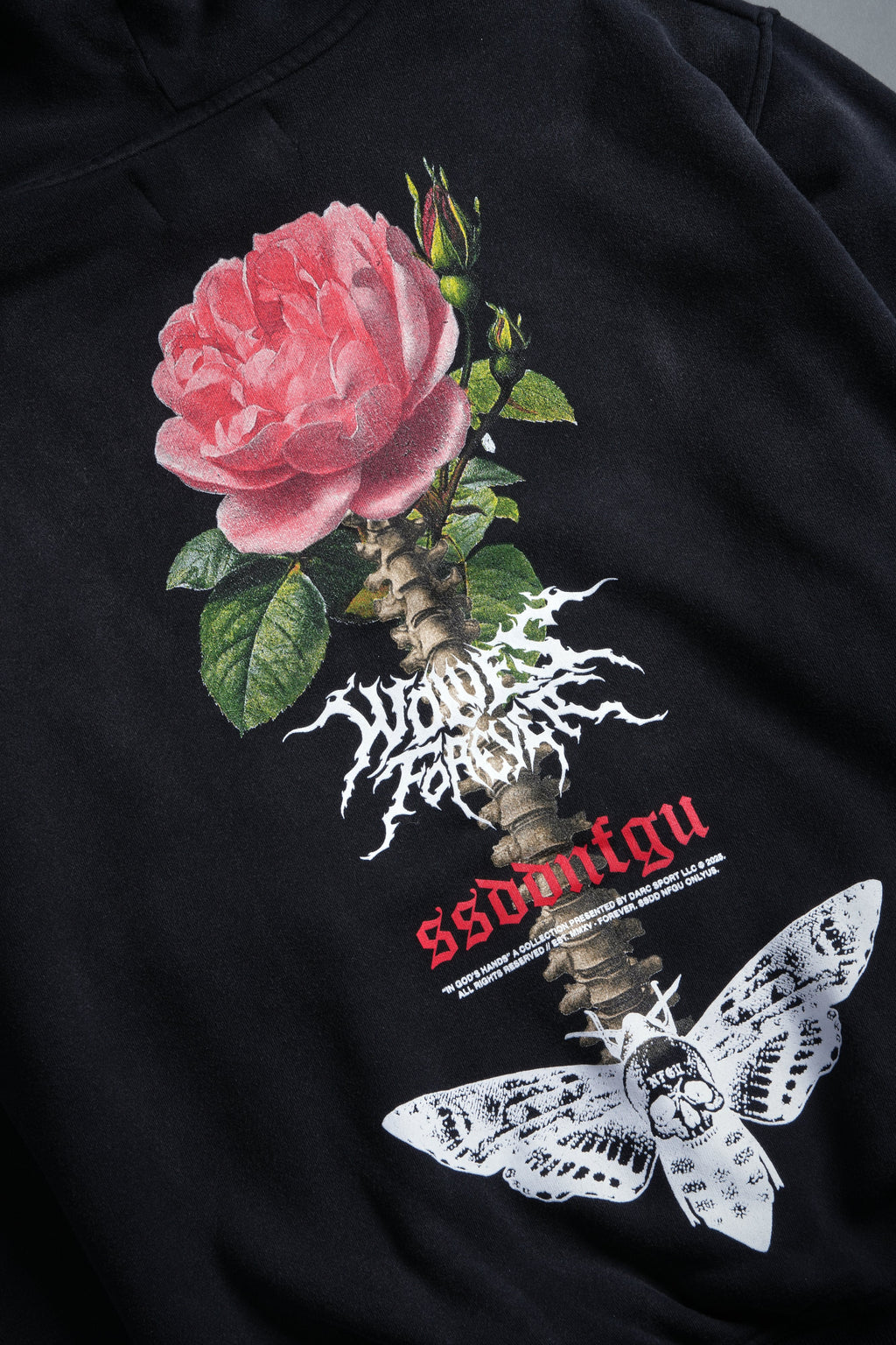 Mori Rose "Pierce" Hoodie in Black Drift Wash — imagem 15