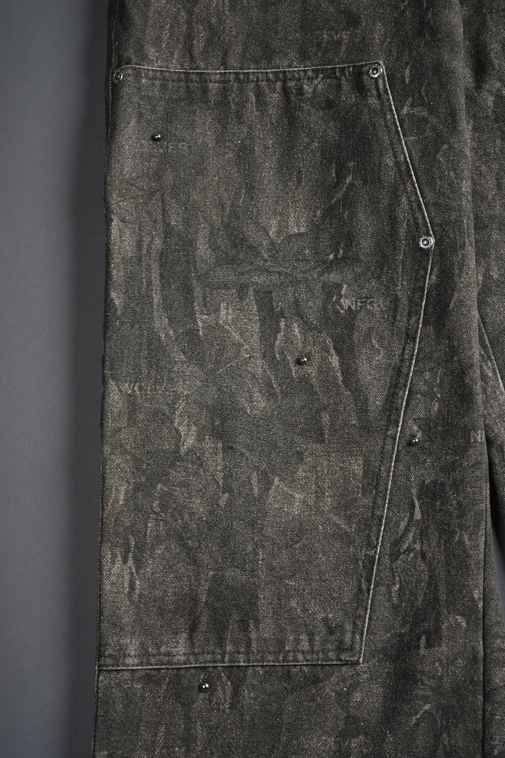 Studded Wolves Chopper Hoffa V2 Pants in Vintage Norse Camo — imagem 9