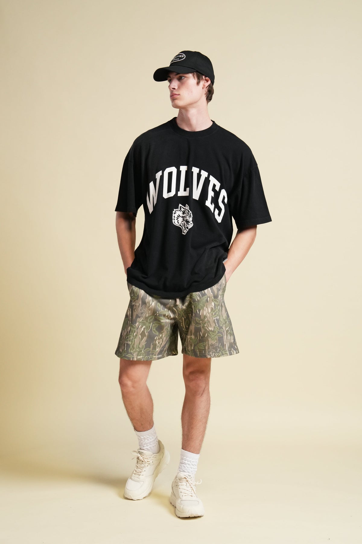 Loyalty "Premium" Oversized Tee in Black Sun Fade — imagem 8