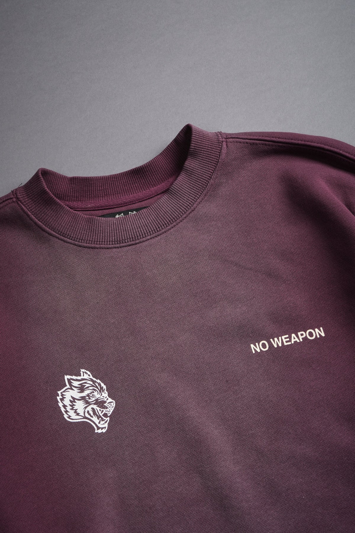 No Weapon Shall Prosper (Cropped) Crewneck in Cherry Wine Tonal Sun Fade - imagem 7