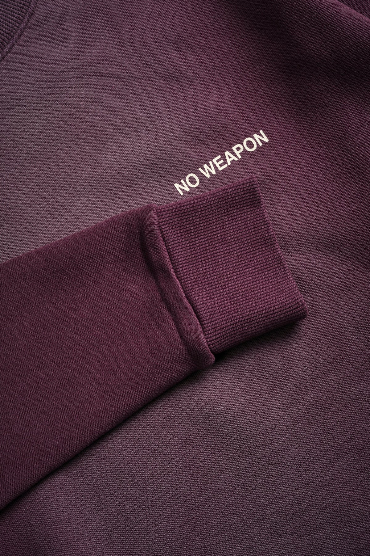 No Weapon Shall Prosper (Cropped) Crewneck in Cherry Wine Tonal Sun Fade - imagem 6