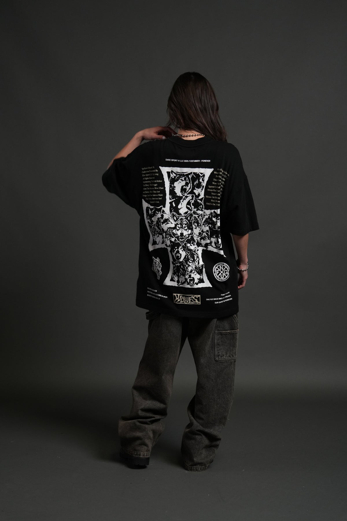 Iron Wolf Pack "Premium" Oversized Tee in Black - imagem 12