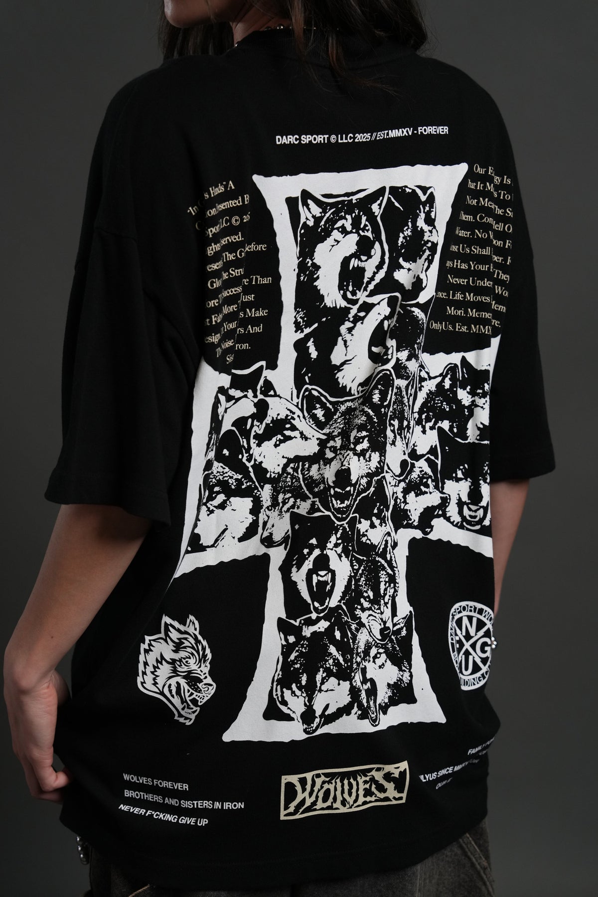 Iron Wolf Pack "Premium" Oversized Tee in Black - imagem 14