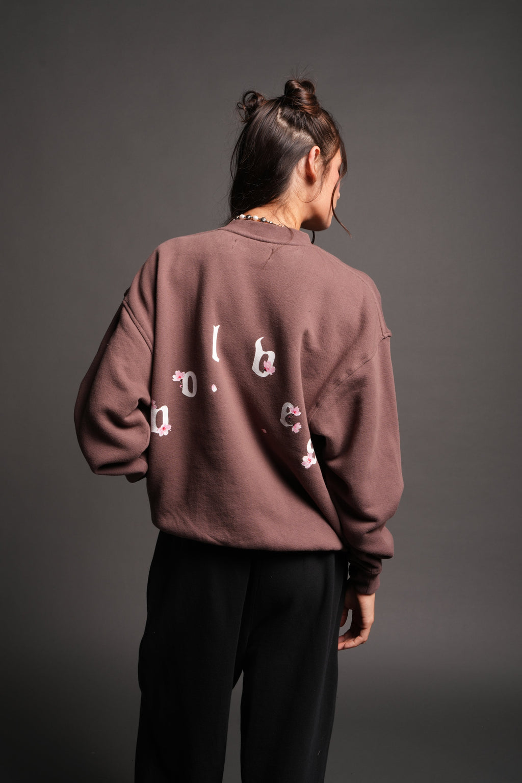 Sakura Pyramid Premium London Crewneck In Rose Taupe — imagem 2