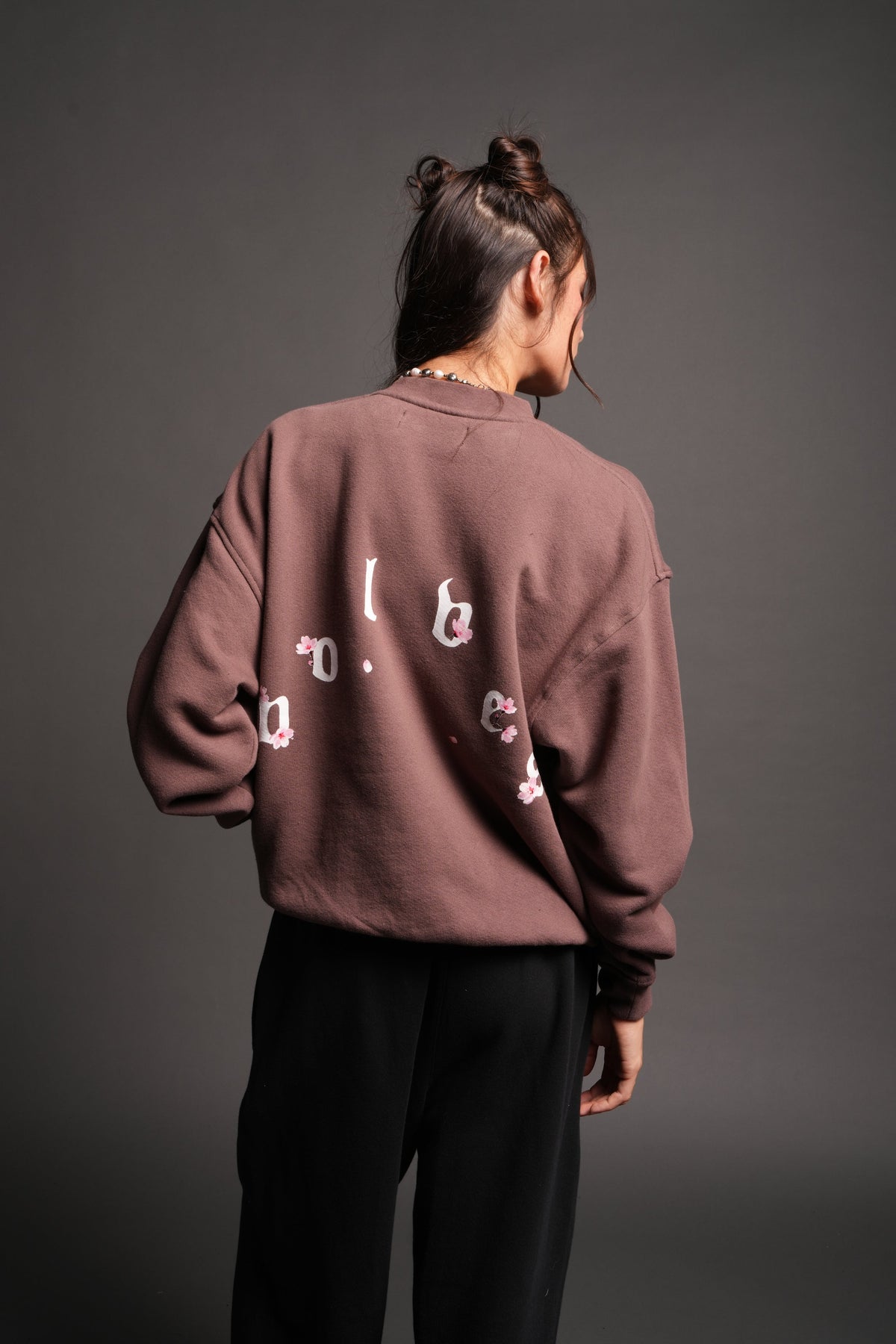 Sakura Pyramid Premium London Crewneck In Rose Taupe — imagem 2