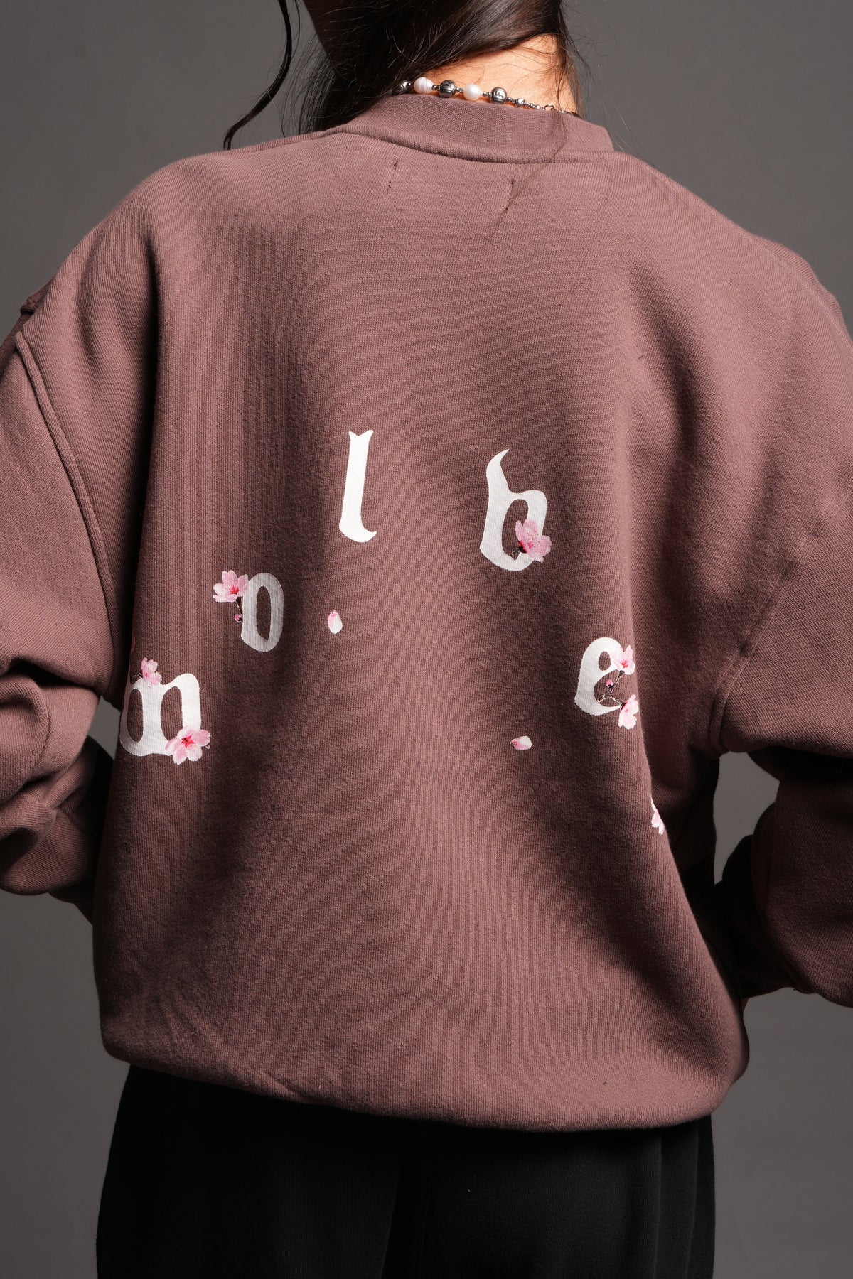 Sakura Pyramid Premium London Crewneck In Rose Taupe — imagem 4