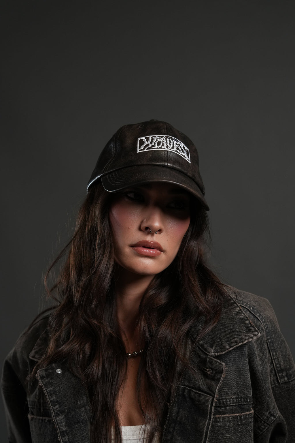 Midnight Wolves Faux Leather Dad Hat in Black — imagem 2