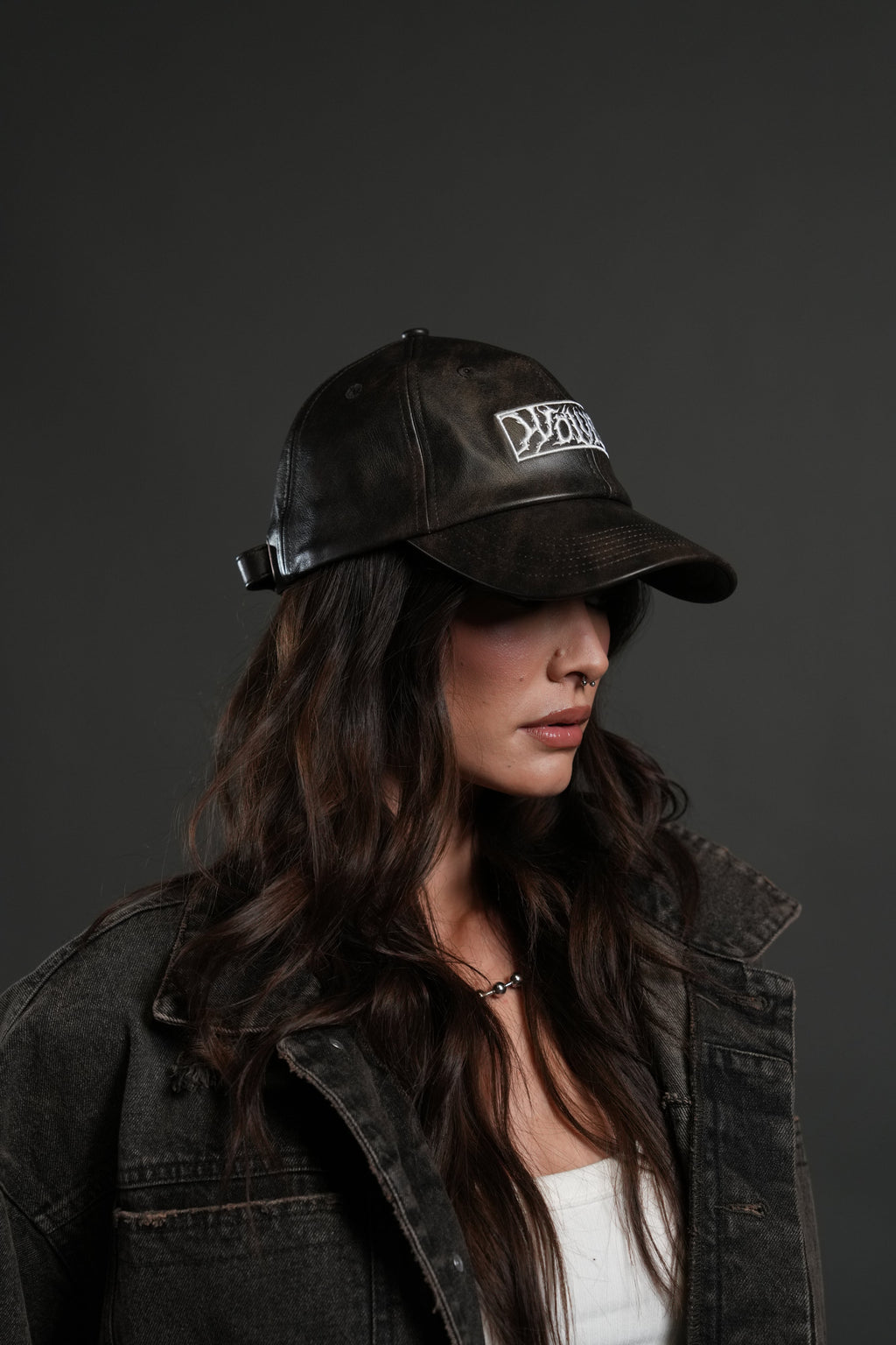 Midnight Wolves Faux Leather Dad Hat in Black — imagem 5