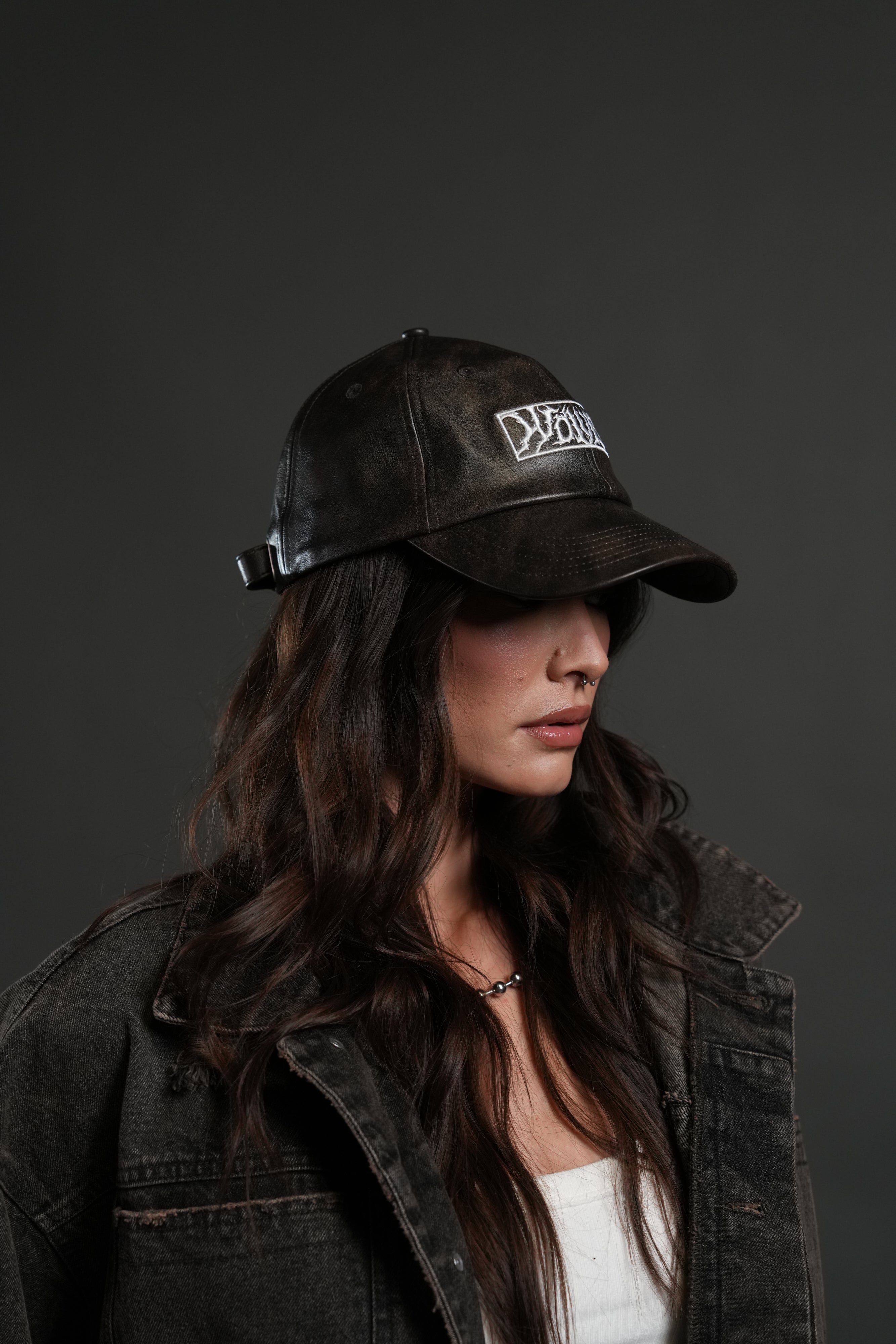 Midnight Wolves Faux Leather Dad Hat in Black — imagem 5