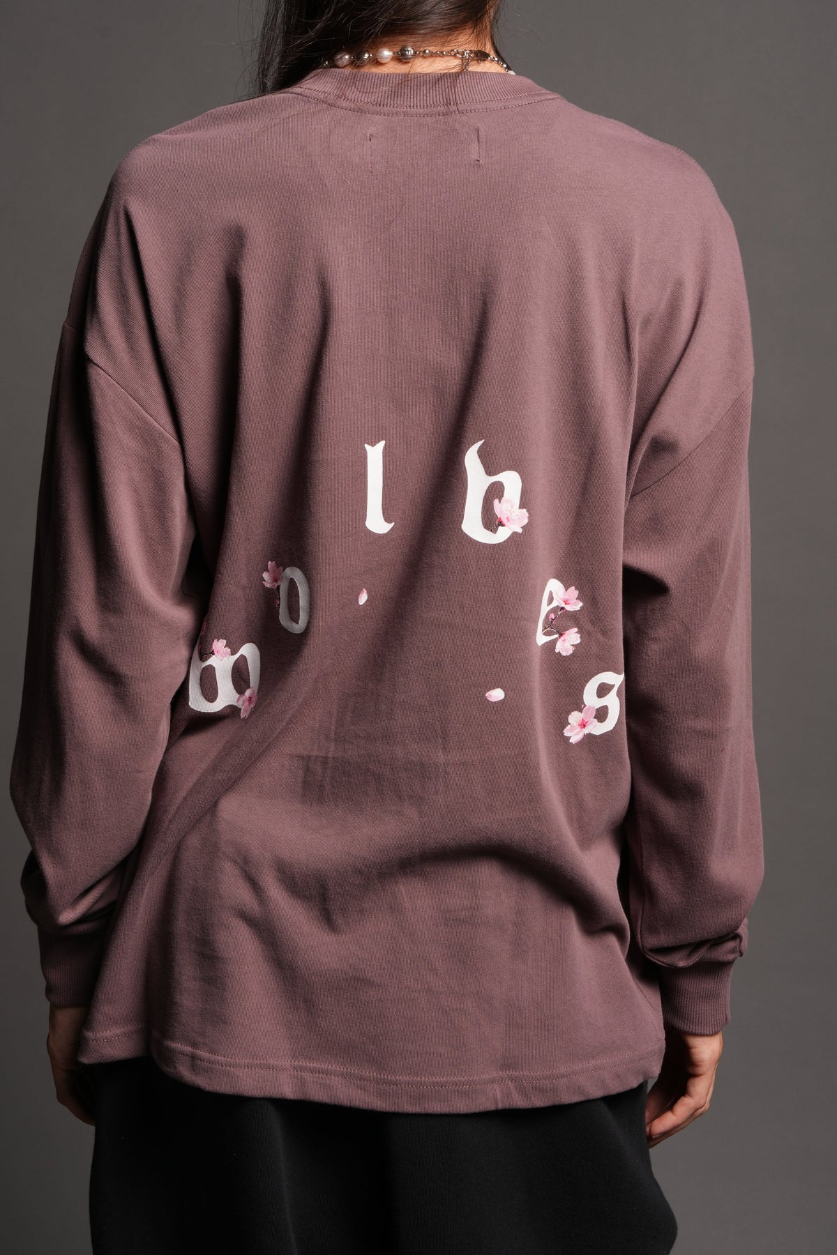 Sakura Pyramid Premium Ls Tee In Rose Taupe — imagem 4