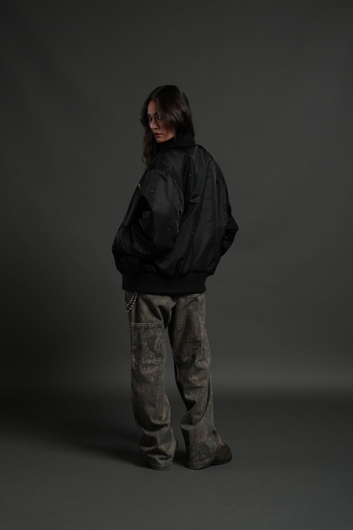 Studded Darc Sport Wolves Remy Bomber Jacket in Black - imagem 5