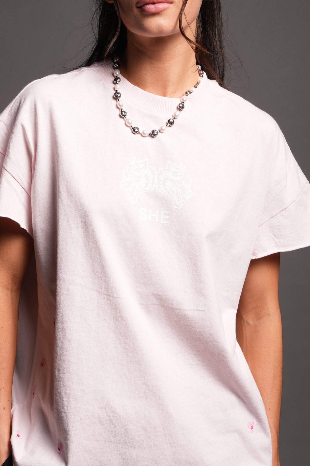 Sakura Hesh Grunge Mid Length Raw Hem Cap Sleeve Tee In Blush Pink — imagem 3