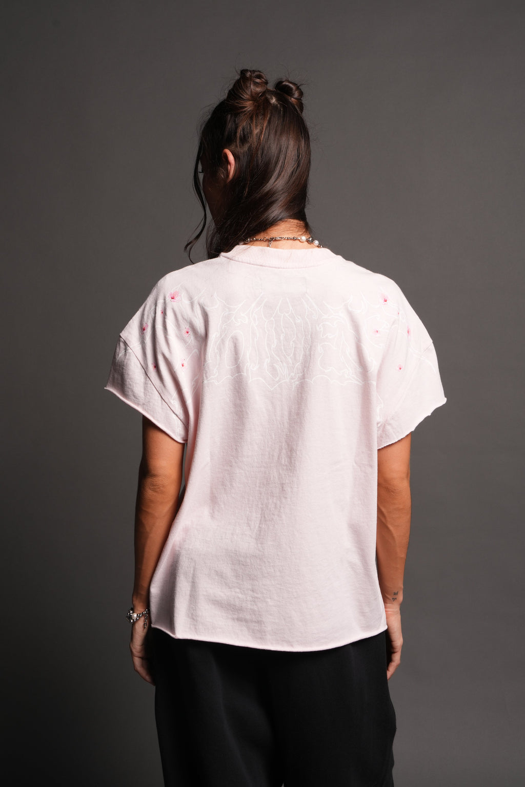 Sakura Hesh Grunge Mid Length Raw Hem Cap Sleeve Tee In Blush Pink — imagem 2