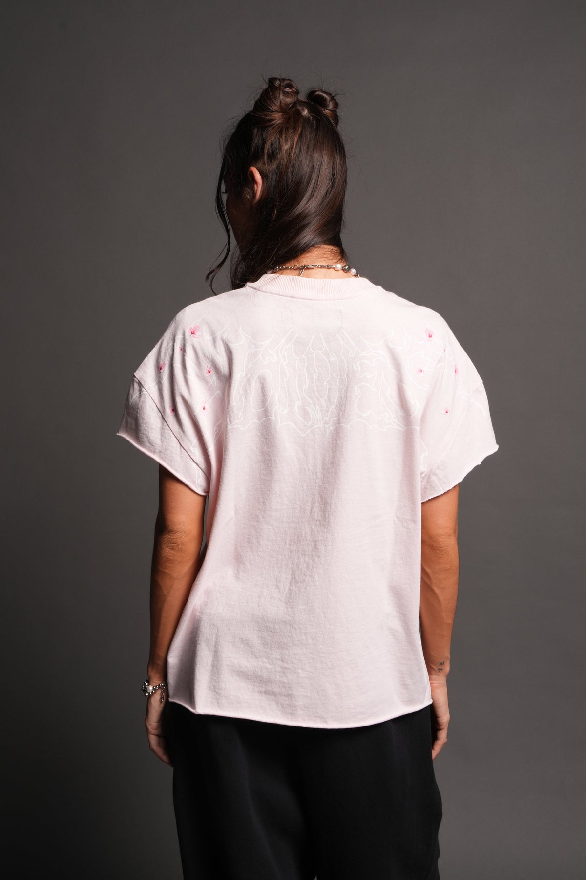 Sakura Hesh Grunge Mid Length Raw Hem Cap Sleeve Tee In Blush Pink — imagem 2