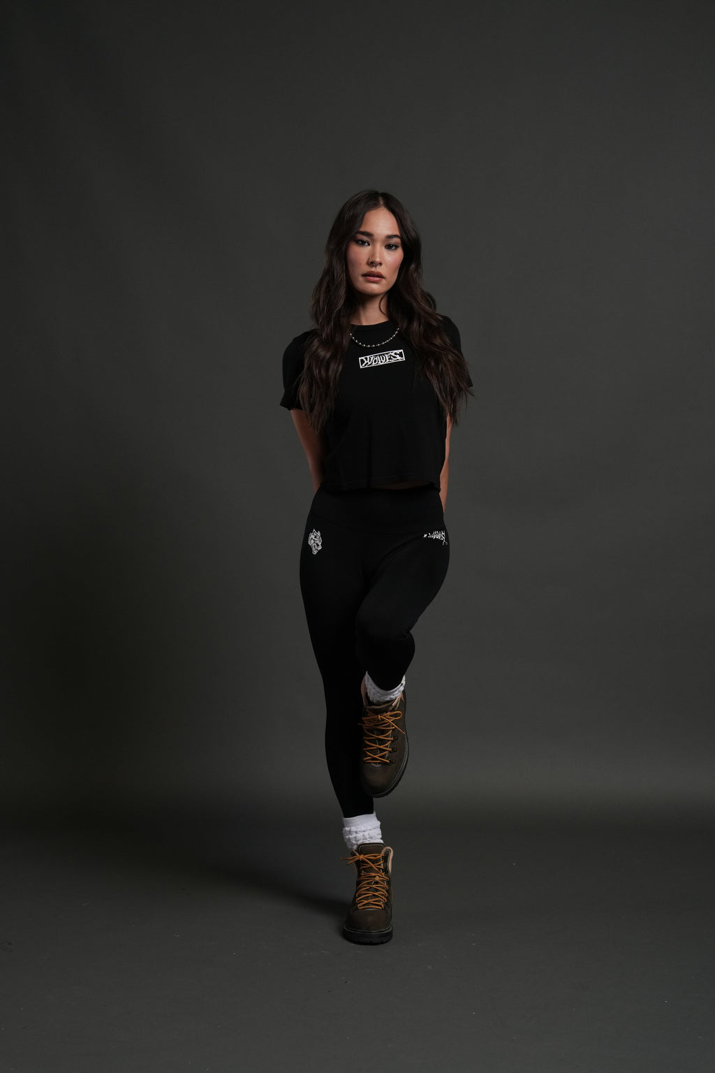 Midnight Wolves "Timeless" Tee in Black — imagem 3