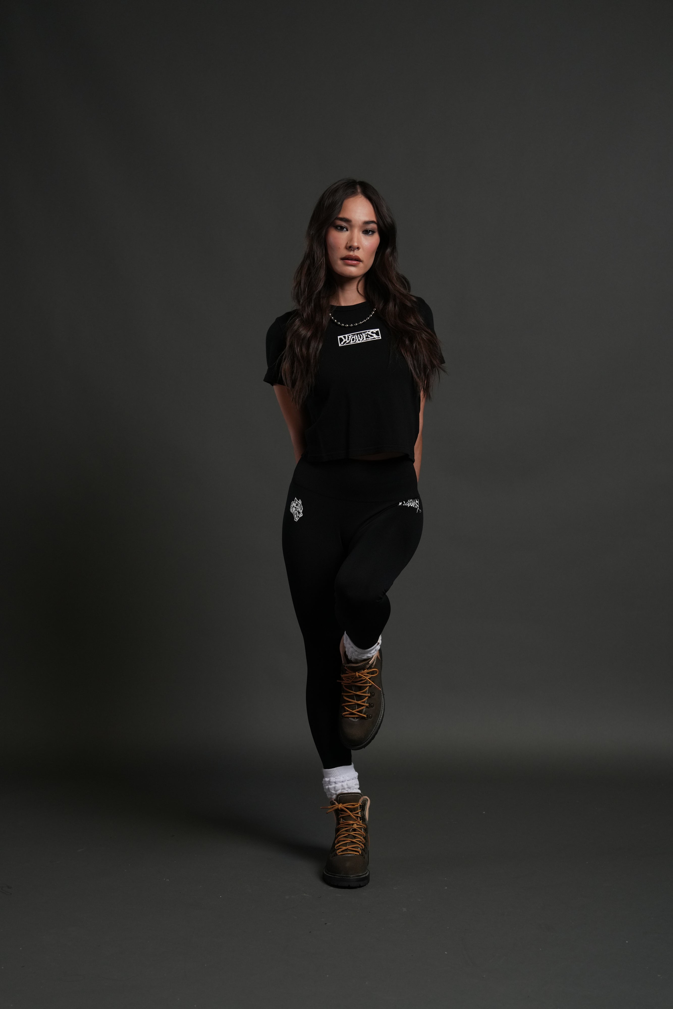 Midnight Wolves "Timeless" Tee in Black — imagem 3