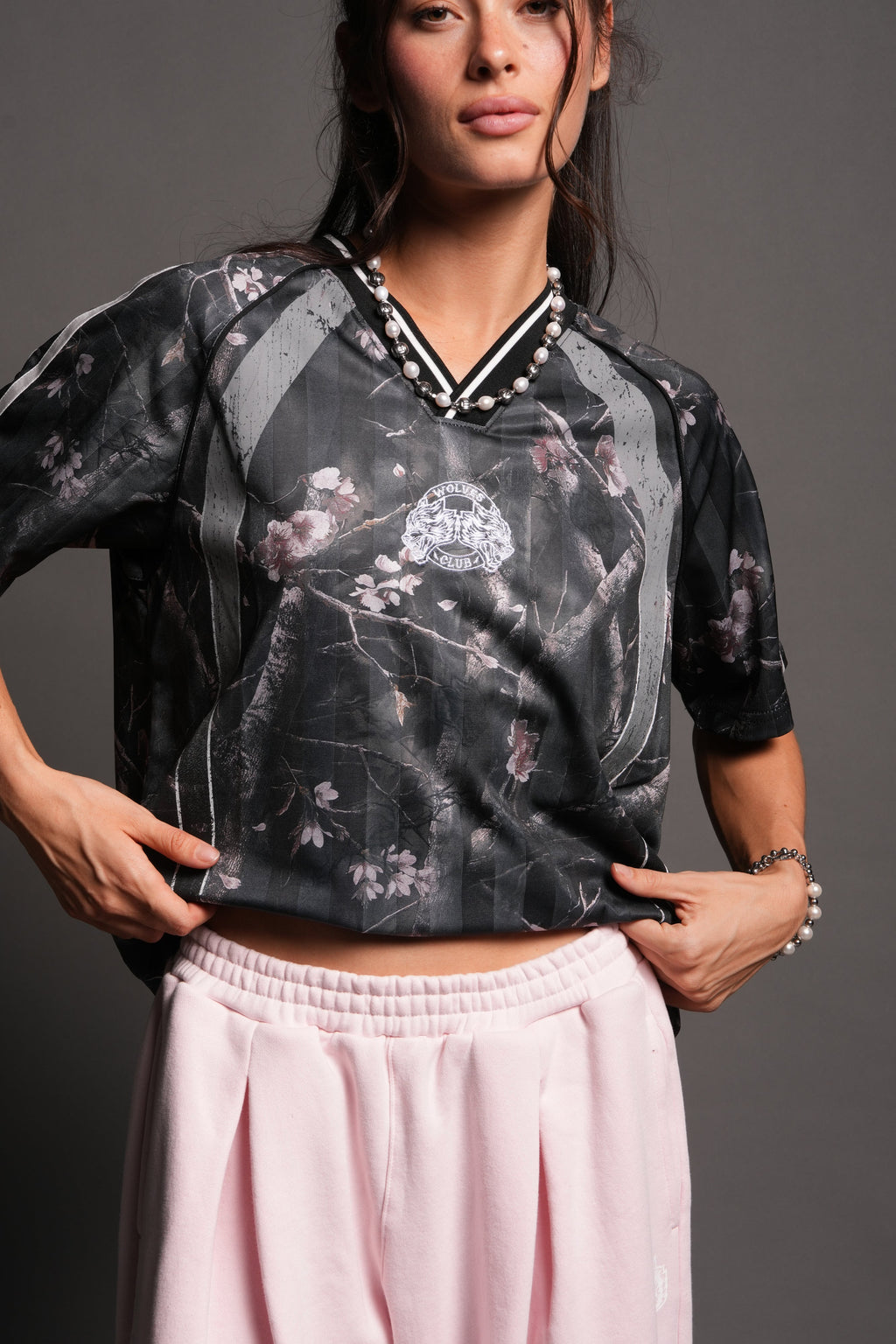 She Wolves Club She Oversized Soccer Jersey In All Of Us Camo - imagem 3