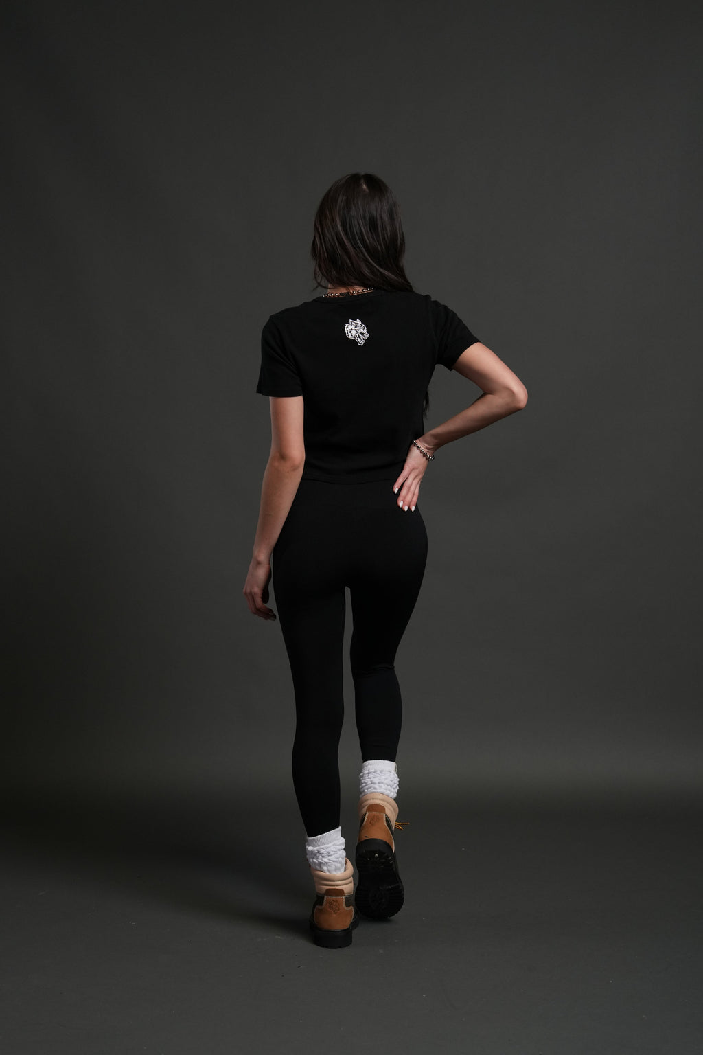 Midnight Wolves "Timeless" Tee in Black — imagem 4
