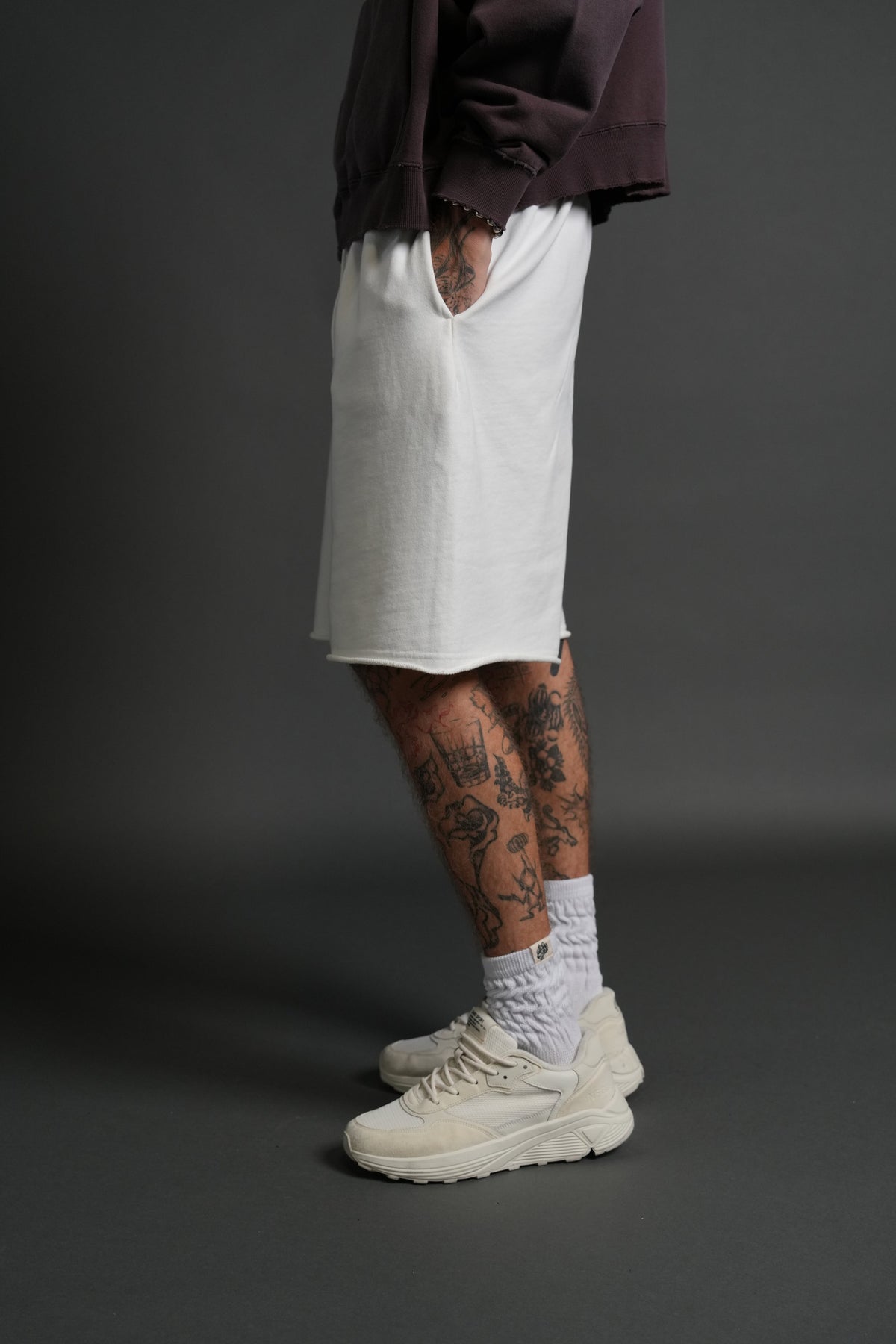 Darc Wandering Grunge Brock Sweat Shorts in Cream - imagem 4
