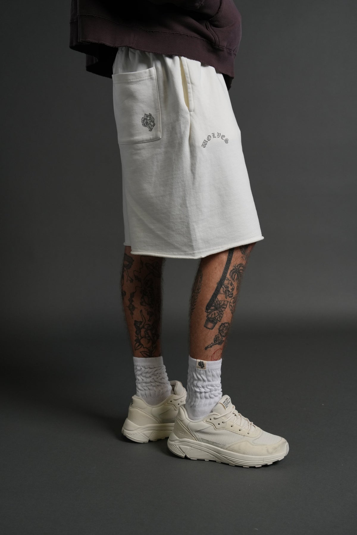 Darc Wandering Grunge Brock Sweat Shorts in Cream - imagem 5
