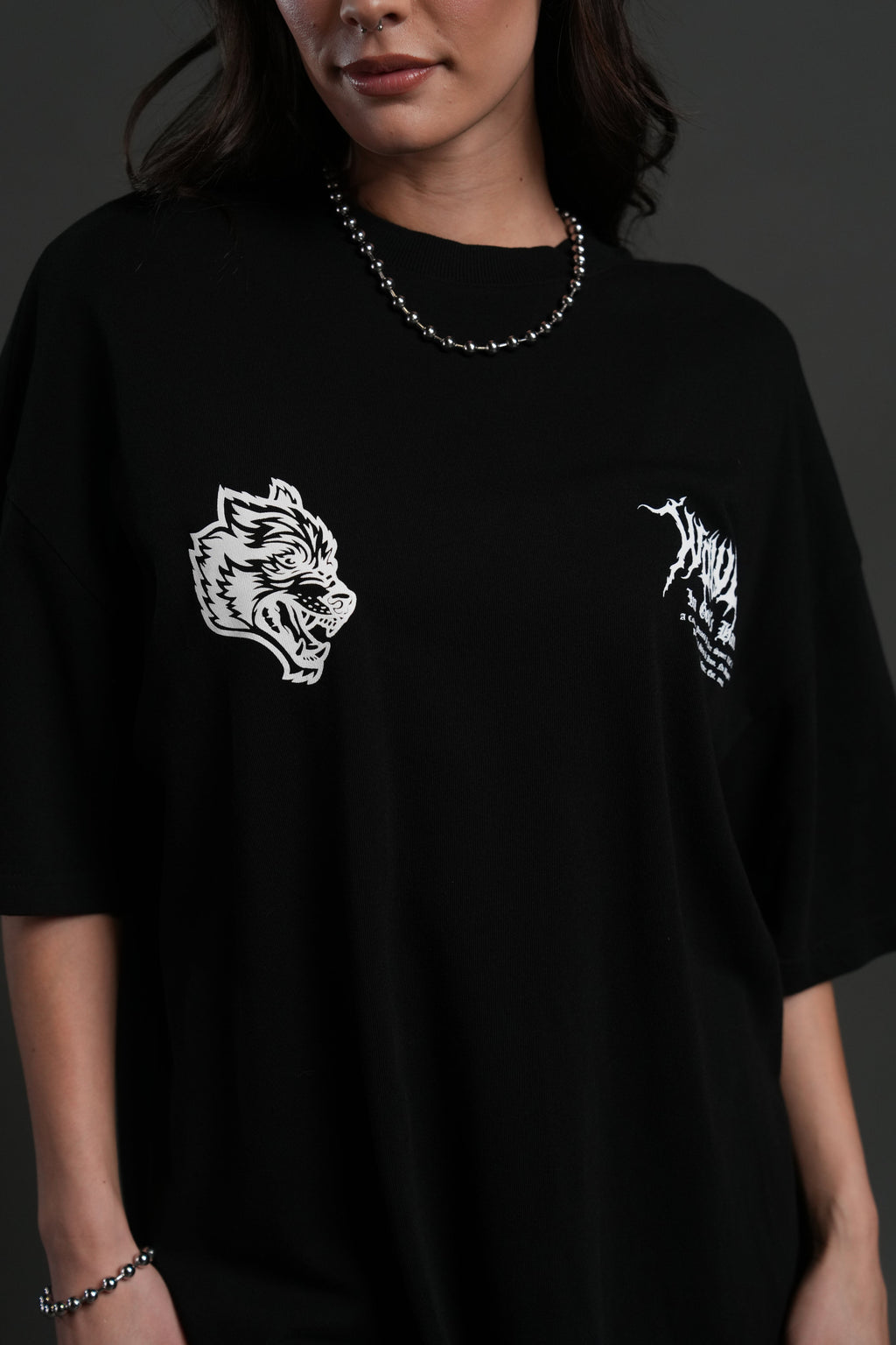 Through The Clouds "Premium" Oversized Tee in Black — imagem 13