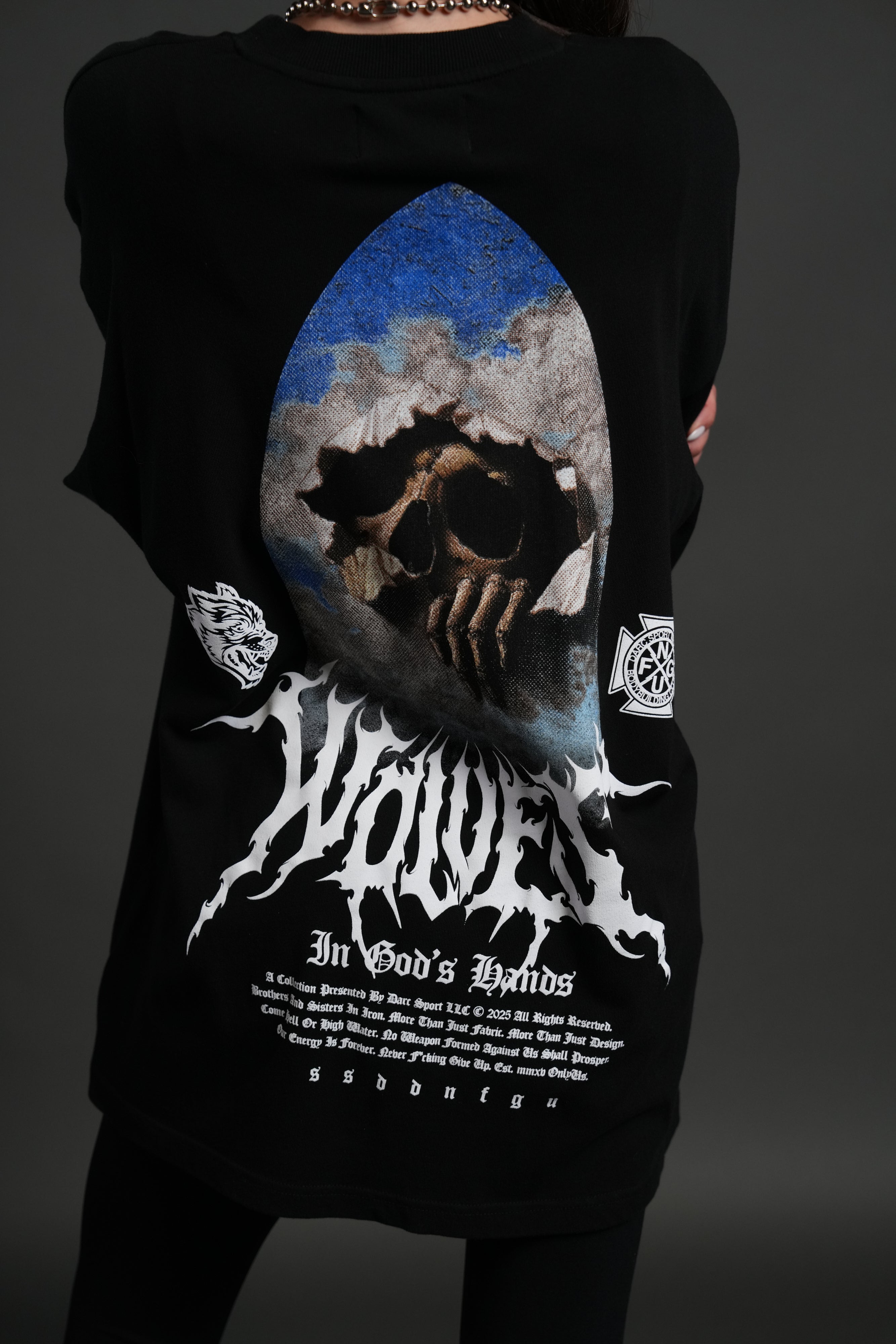 Through The Clouds "Premium" Oversized Tee in Black — imagem 14