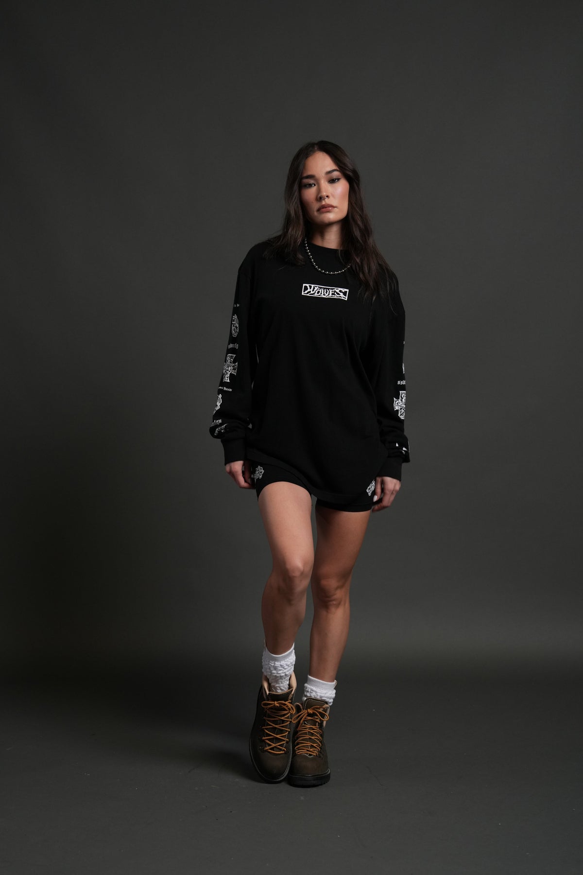 Iron Wolf Pack "Premium" L/S Tee in Black - imagem 11