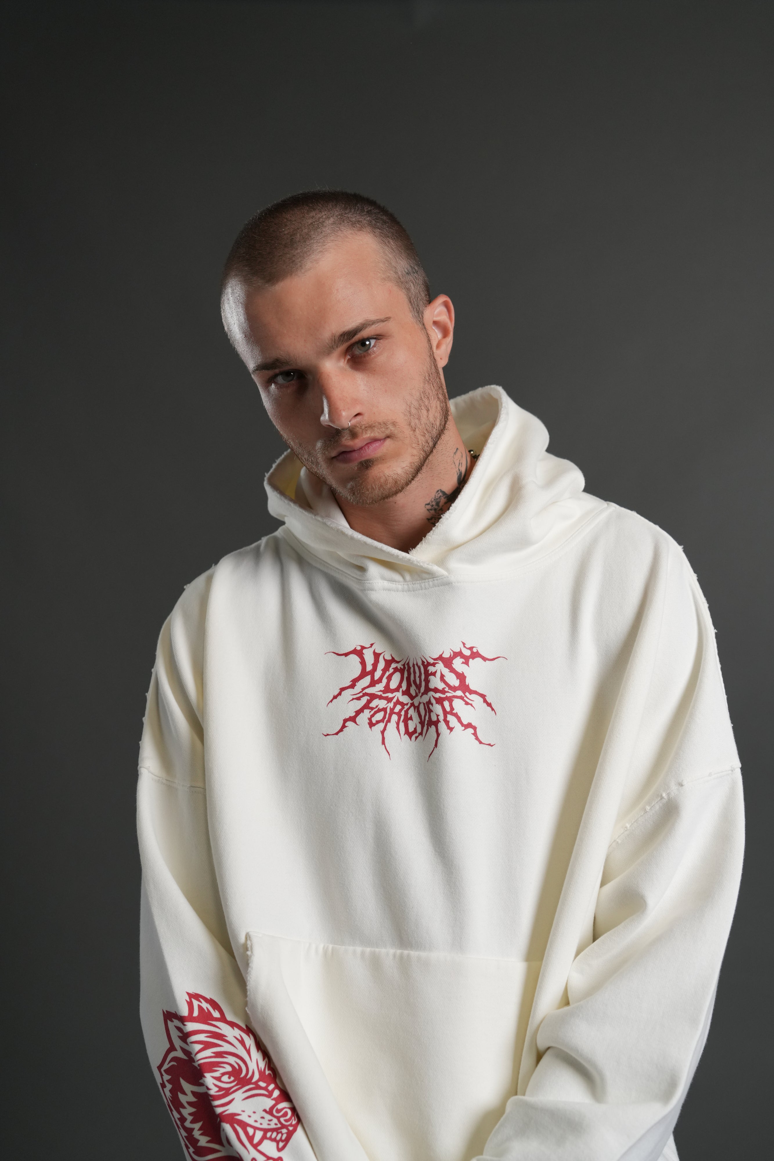 Slasher Destroyed Grunge "Gage Box Cut" Hoodie in Cream — imagem 4