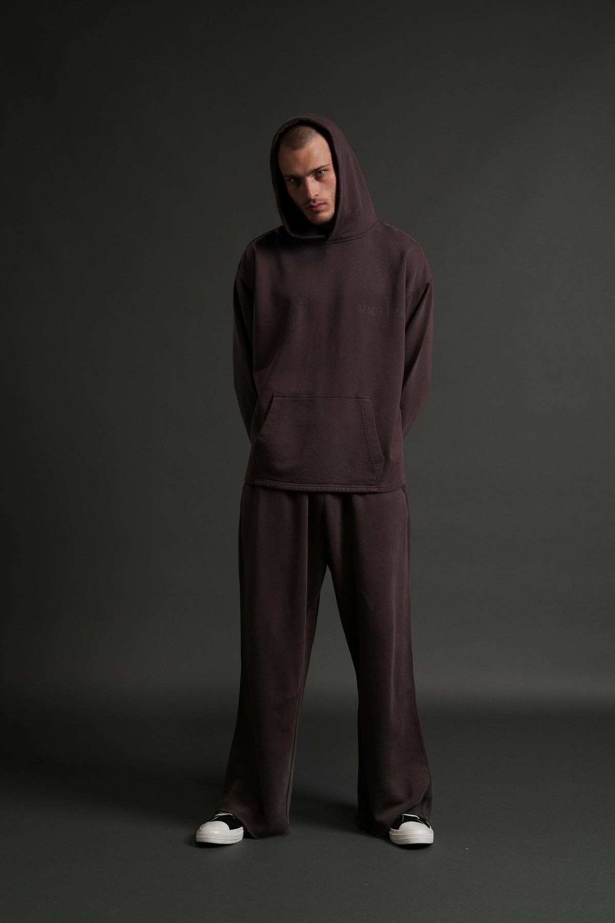 Phantom Night Chopper "Moaty" Hoodie in Darc Garnet Drift Wash - imagem 5
