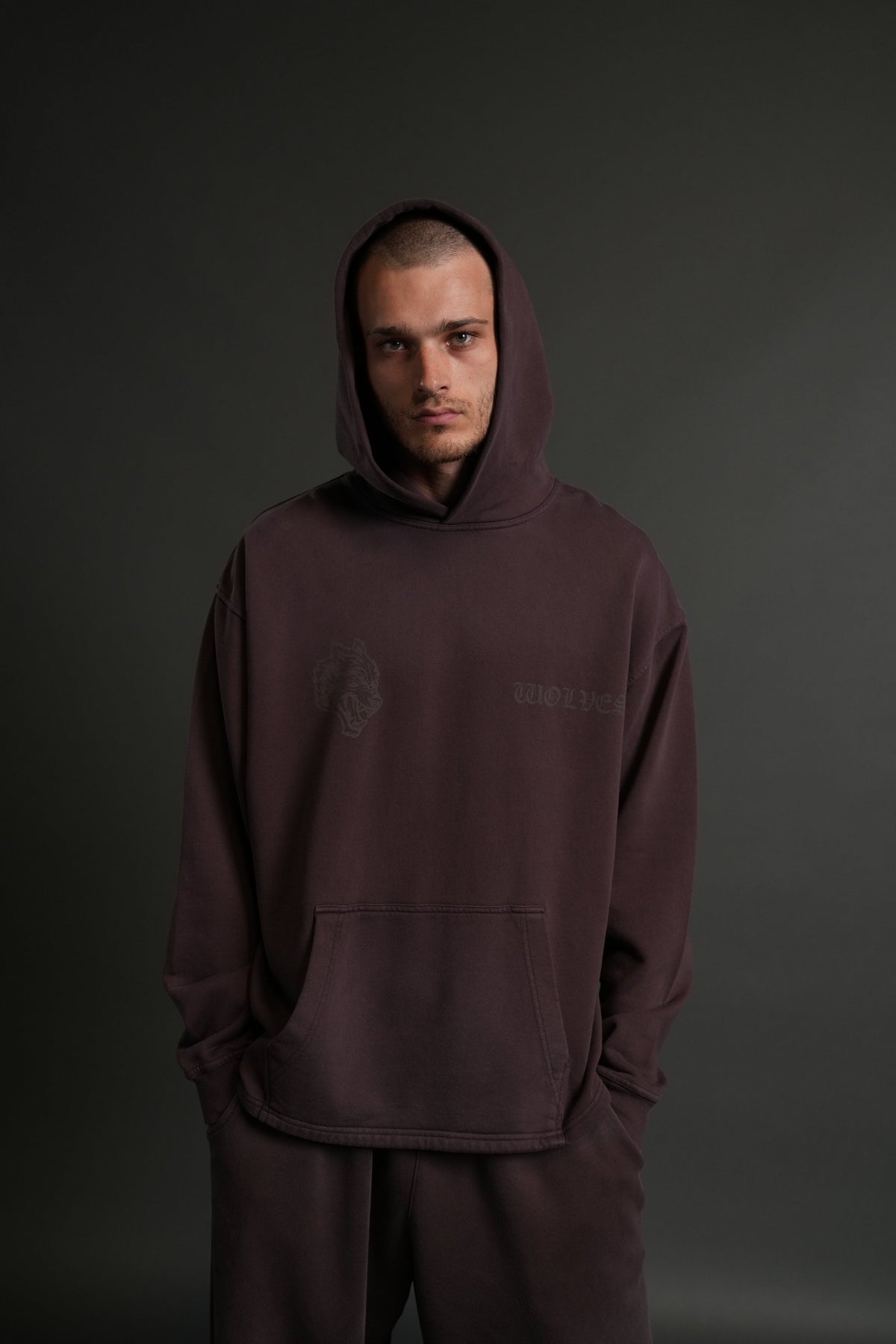 Phantom Night Chopper "Moaty" Hoodie in Darc Garnet Drift Wash - imagem 4