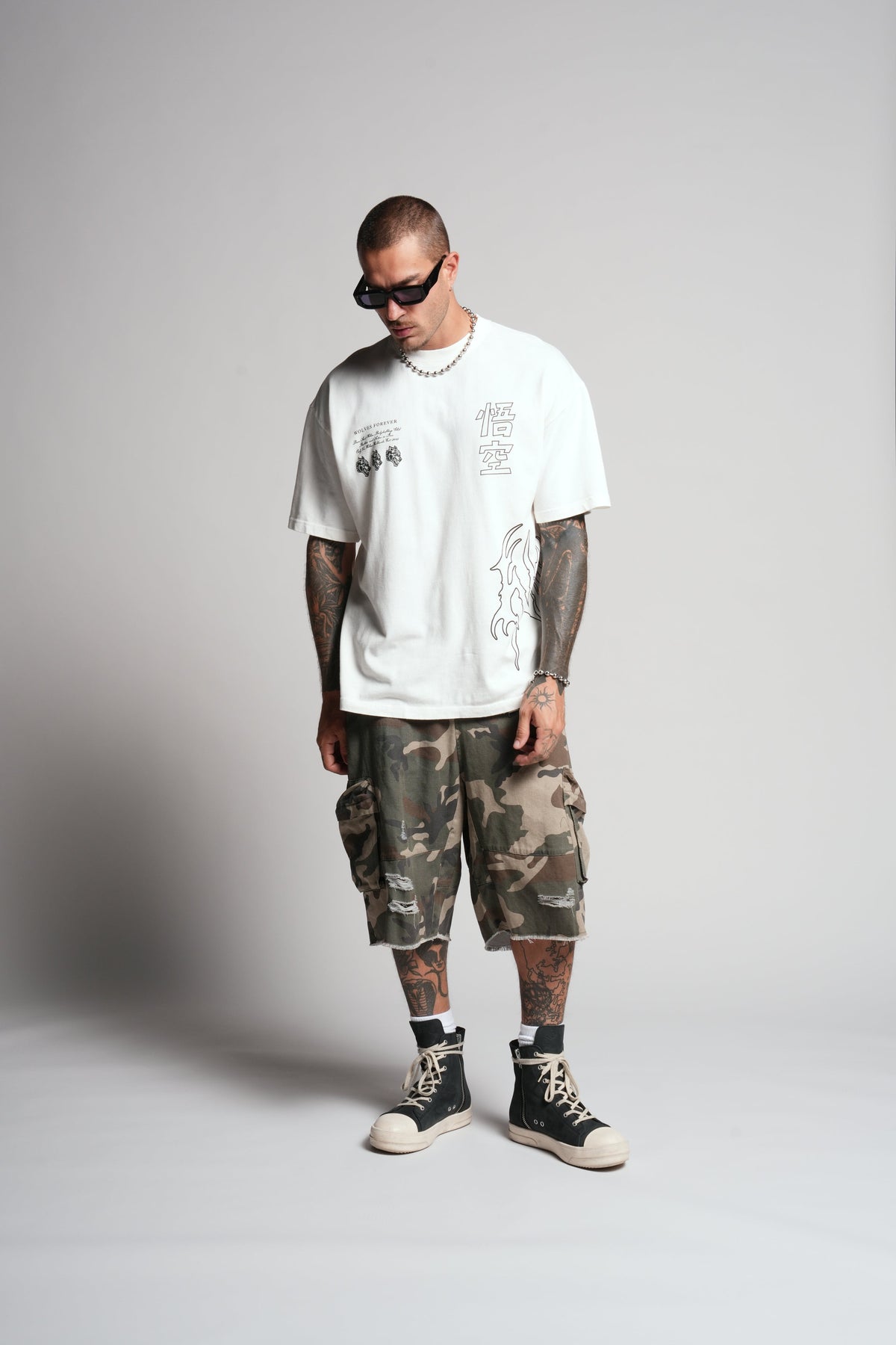 Goku "Premium" Oversized Tee in Cream — imagem 5