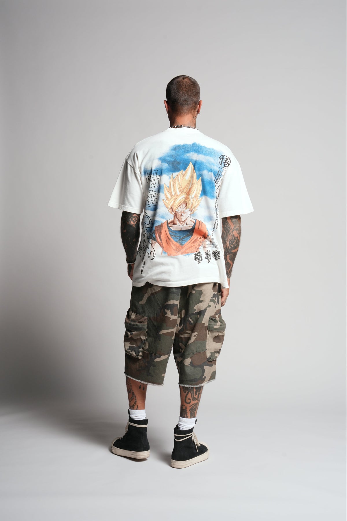 Goku "Premium" Oversized Tee in Cream — imagem 6