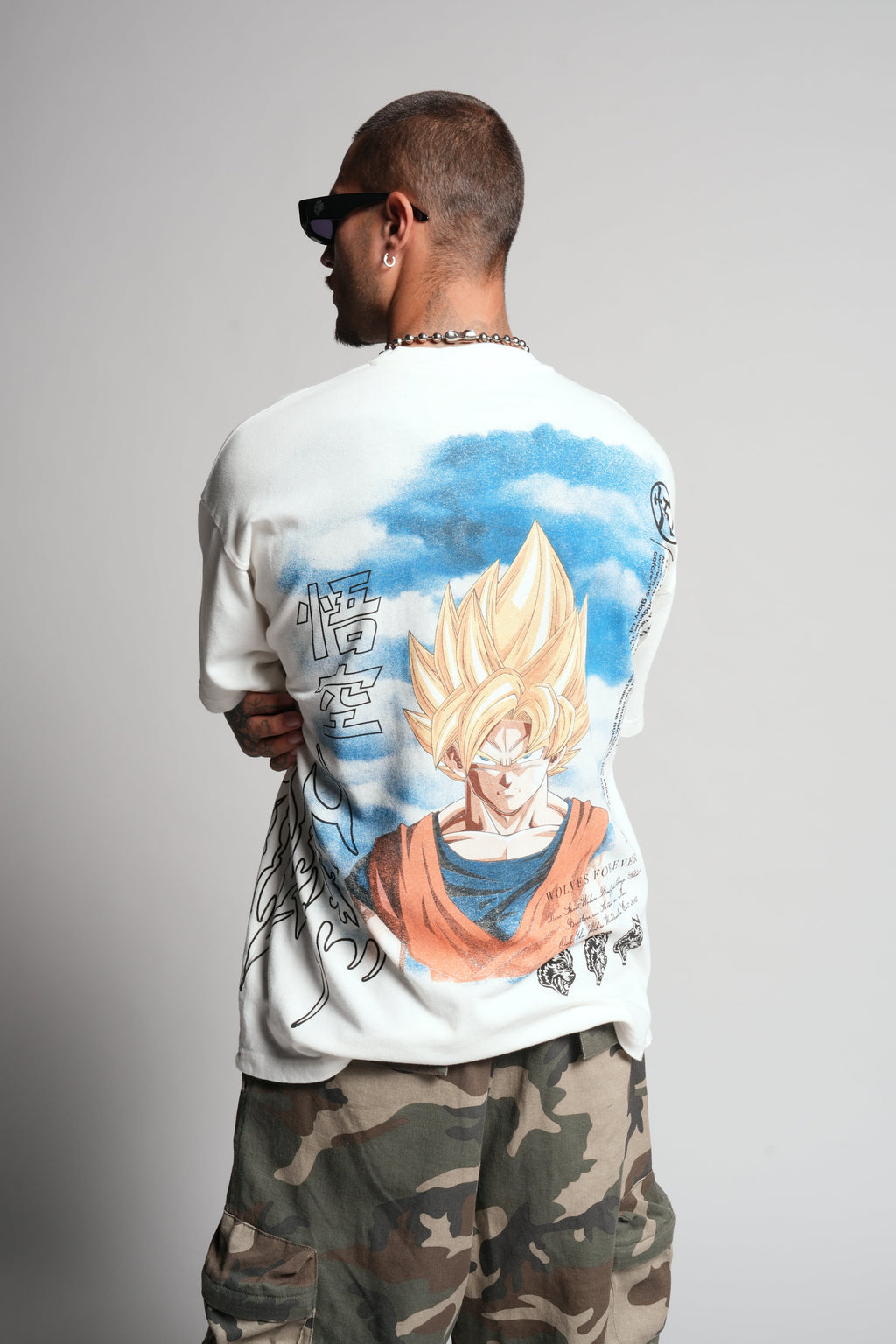 Goku "Premium" Oversized Tee in Cream — imagem 4