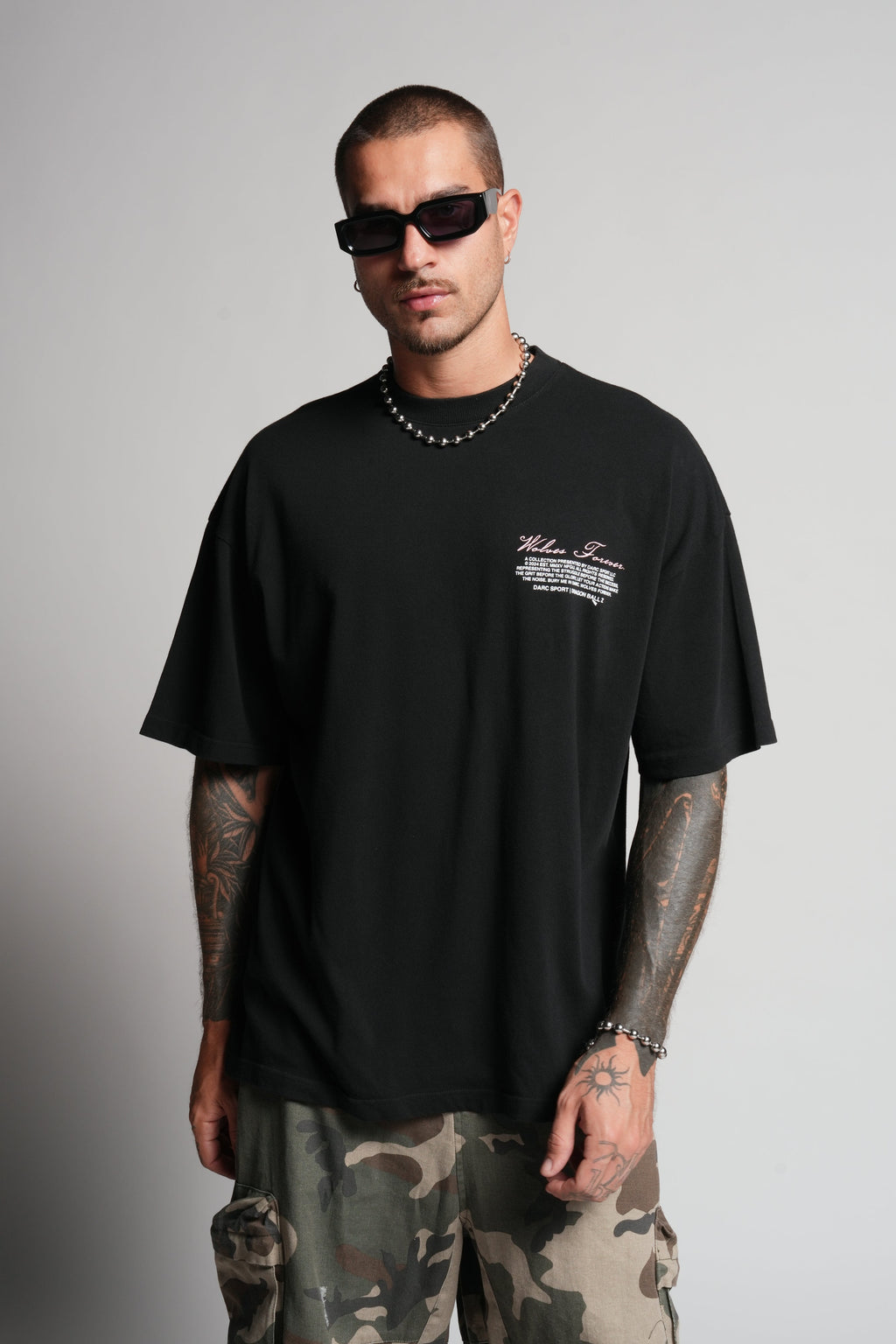 Piccolo "Premium" Oversized Unisex Tee in Black — imagem 2